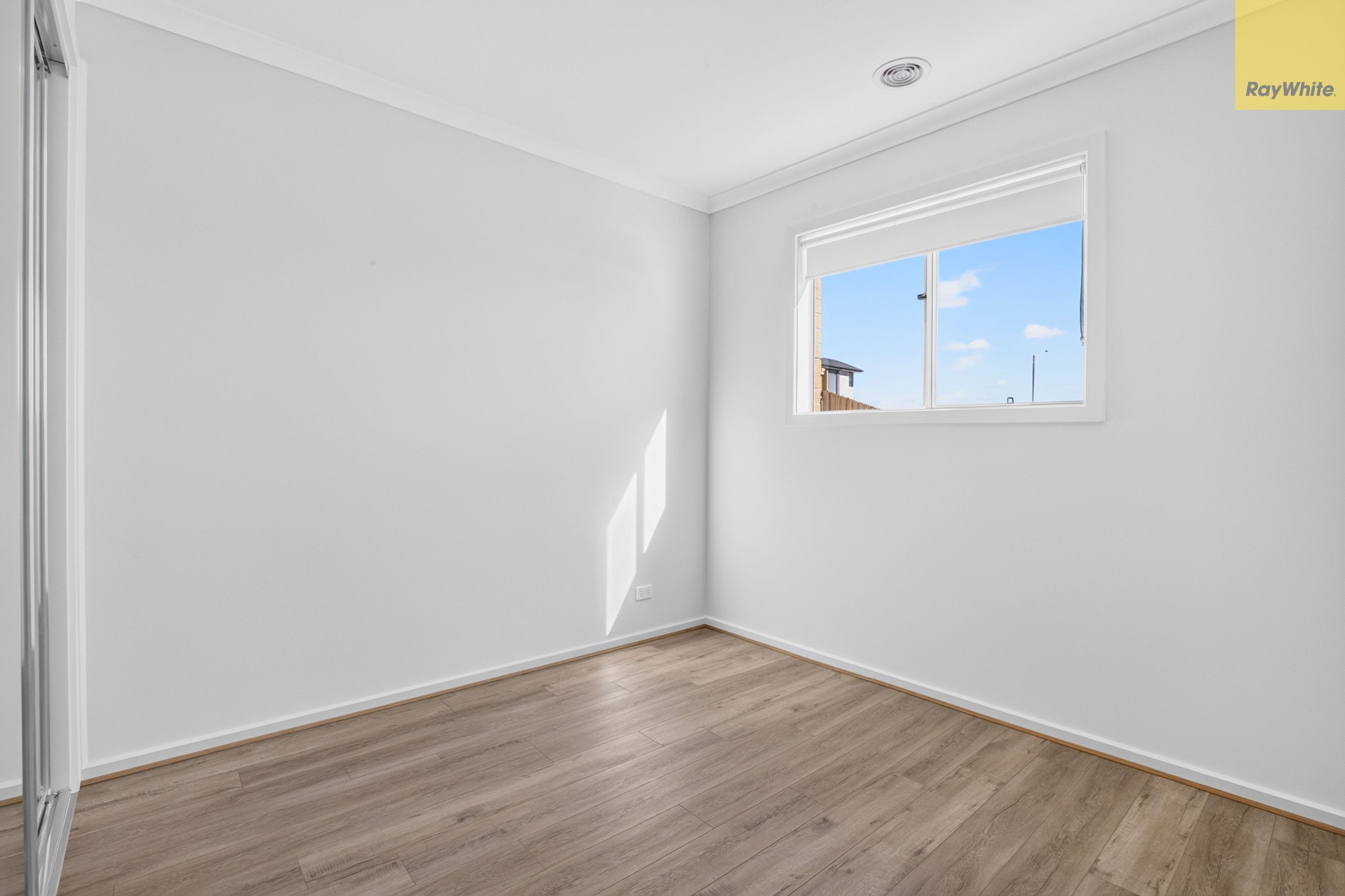 8 Garrong Street — photo 9 of 13