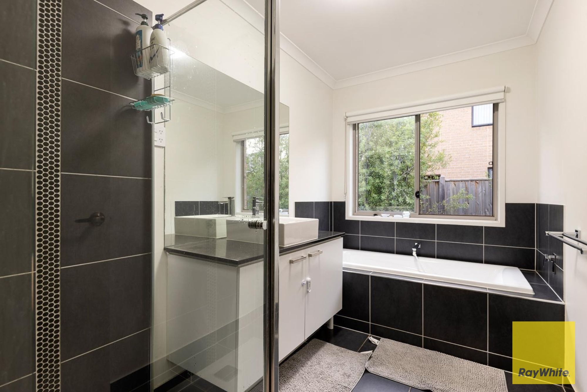12 Sorrenberg Street — photo 11 of 12