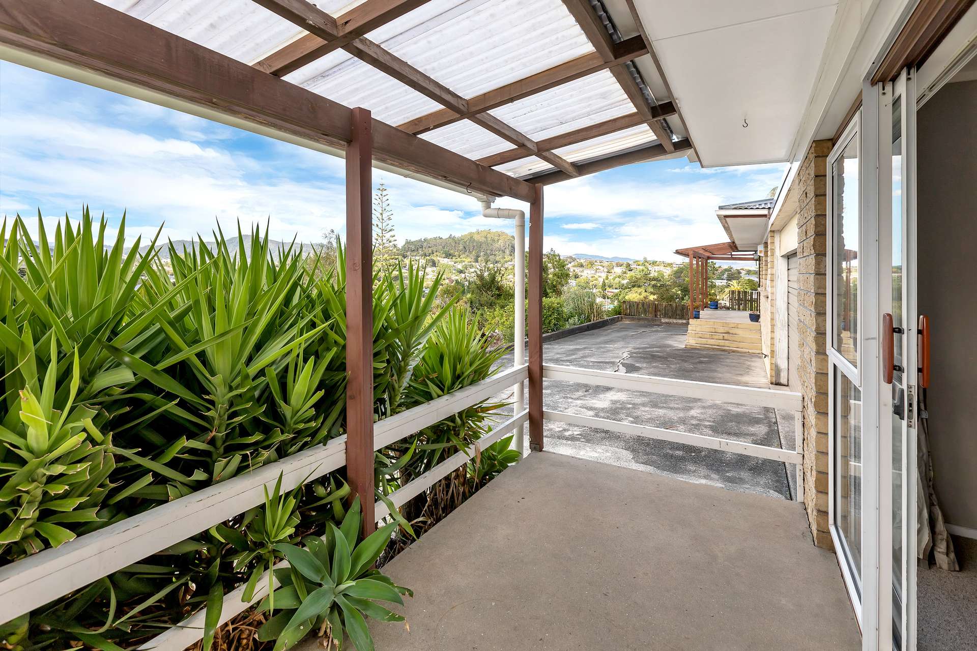 35b Murdoch Crescent photo 2