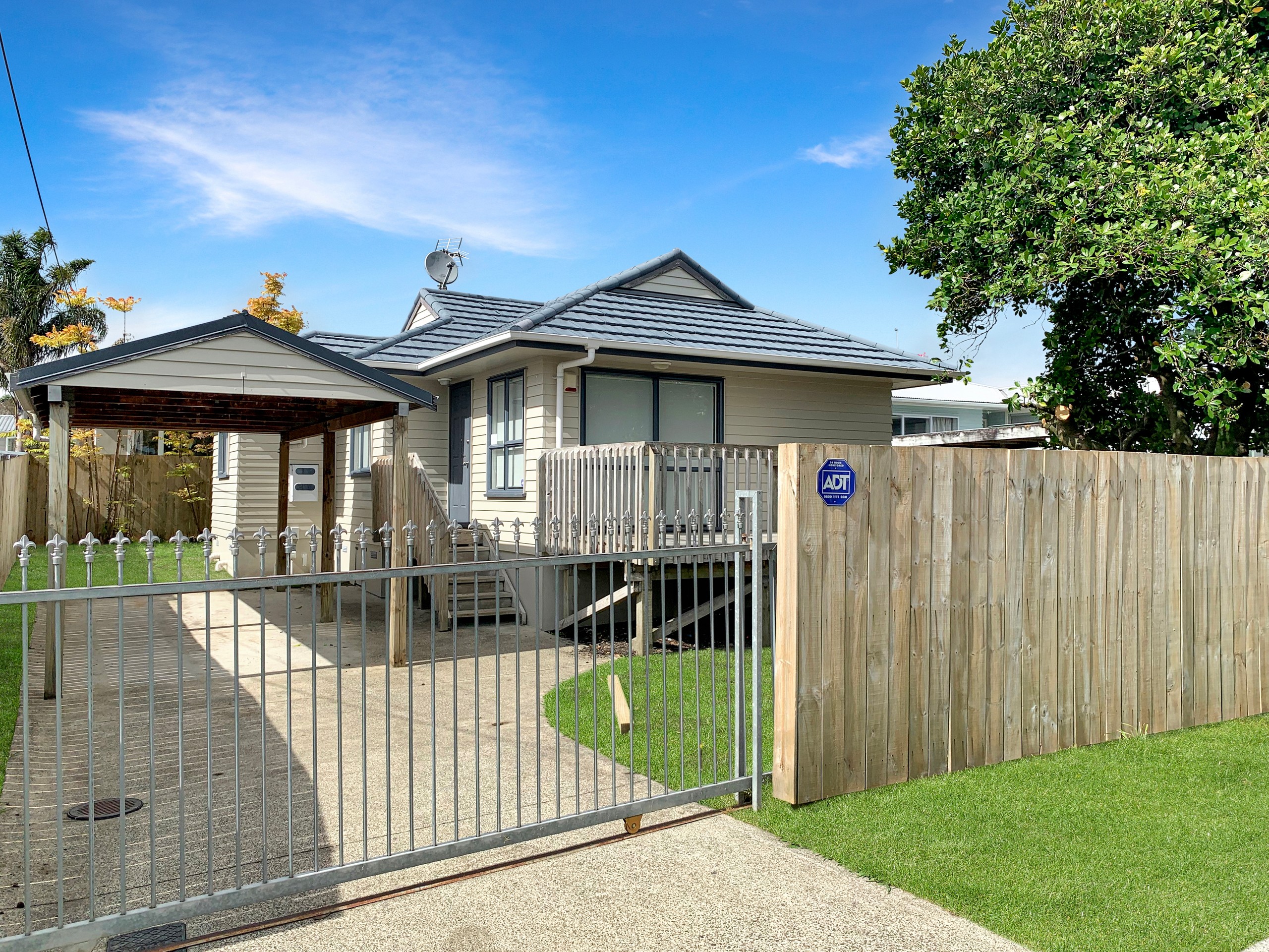 11A Larnoch Road, Henderson, Waitakere City