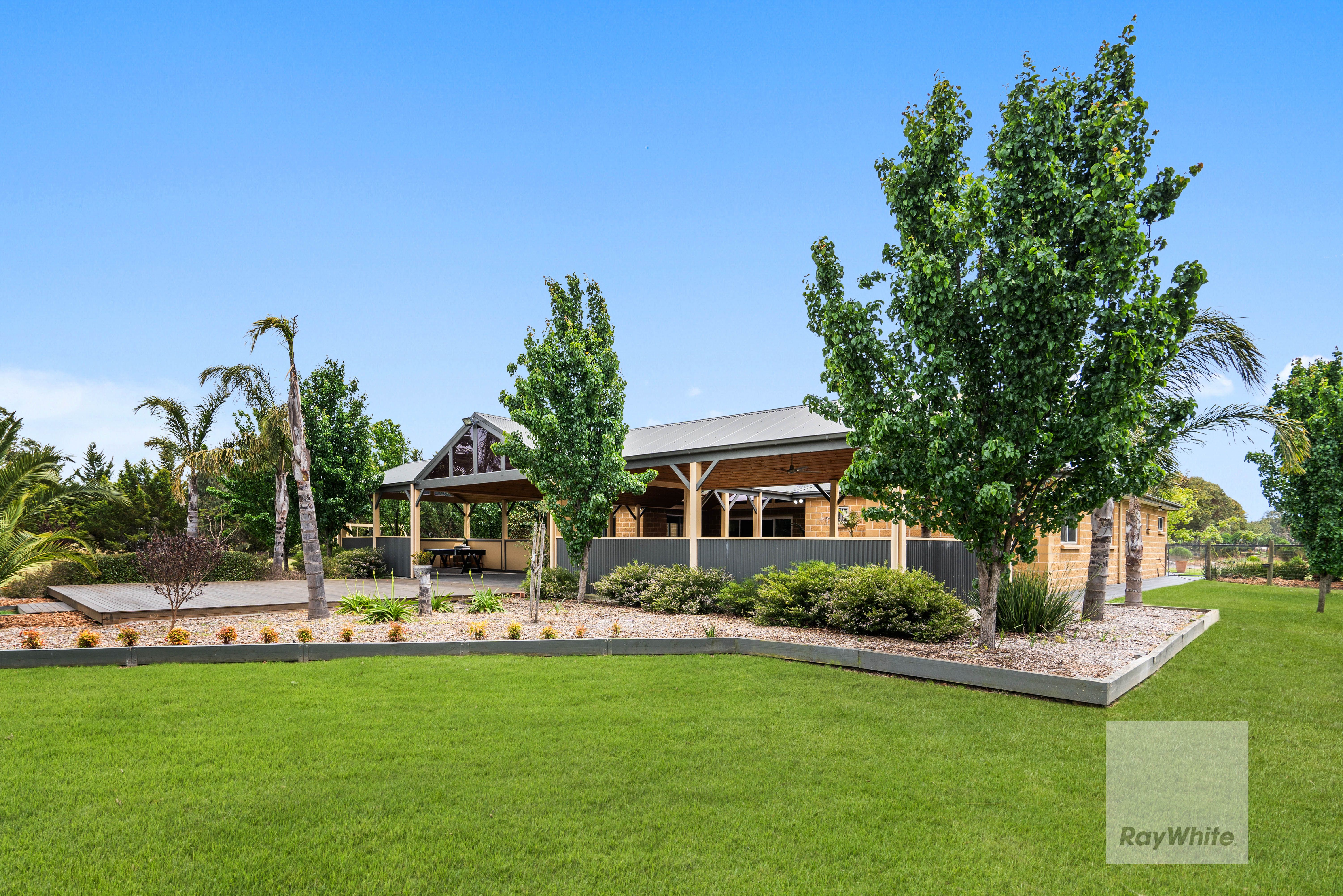 5 Oldbury Avenue, Sunbury, VIC 3429