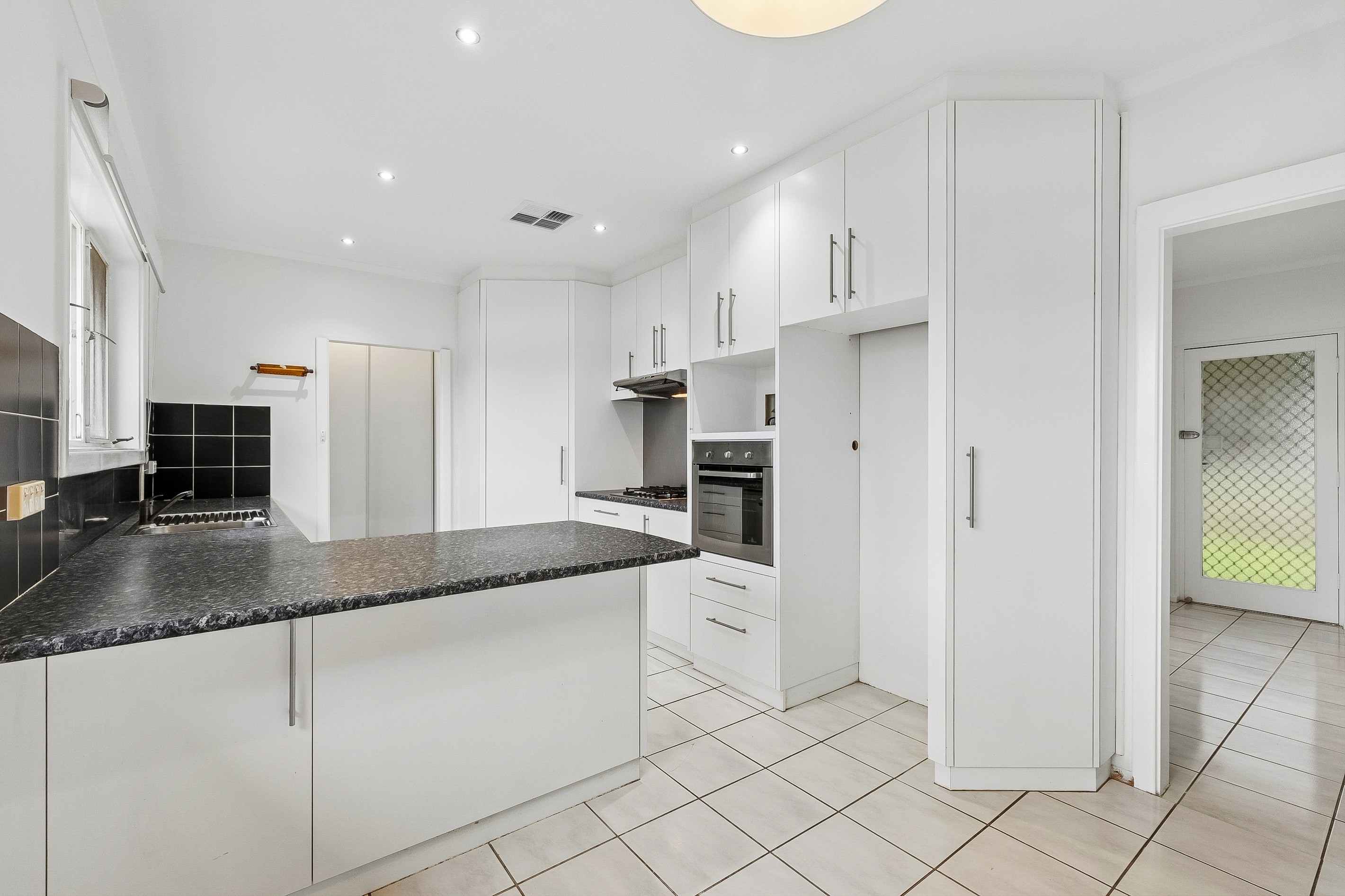 22 Ray Avenue, Morphett Vale, SA 5162