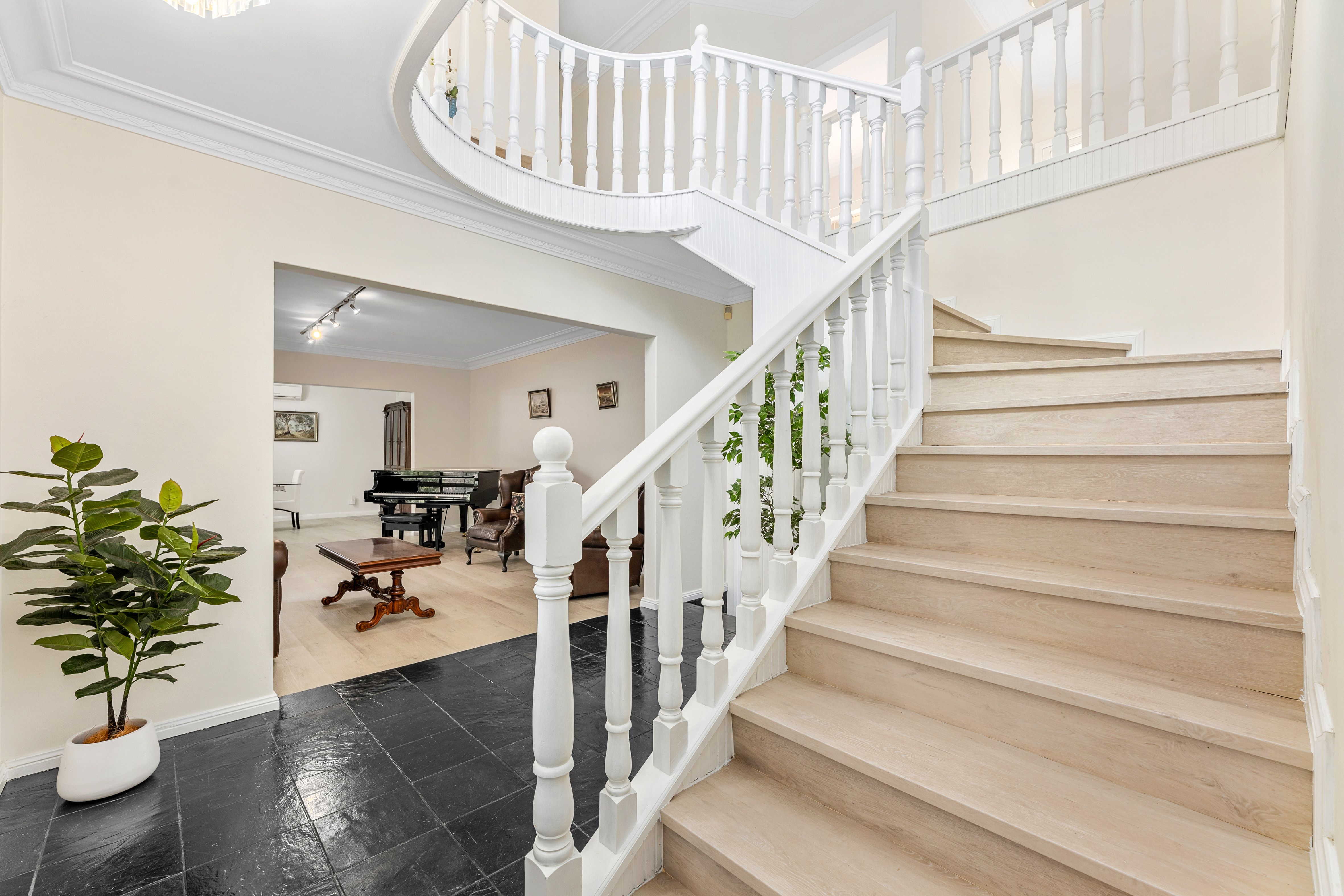 1 Burrawang Place, Alfords Point, NSW 2234