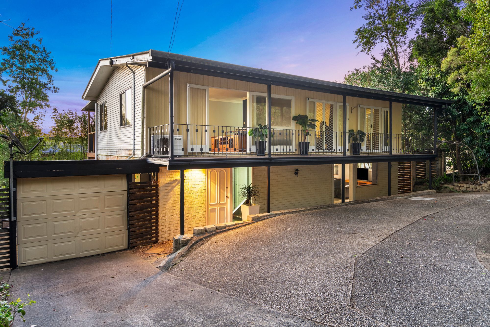 8 Cassandra Street, Rochedale South QLD 4123