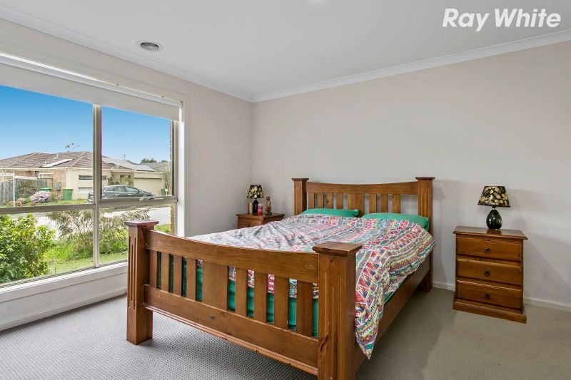 63 Fallingwater Drive, Pakenham, VIC 3810