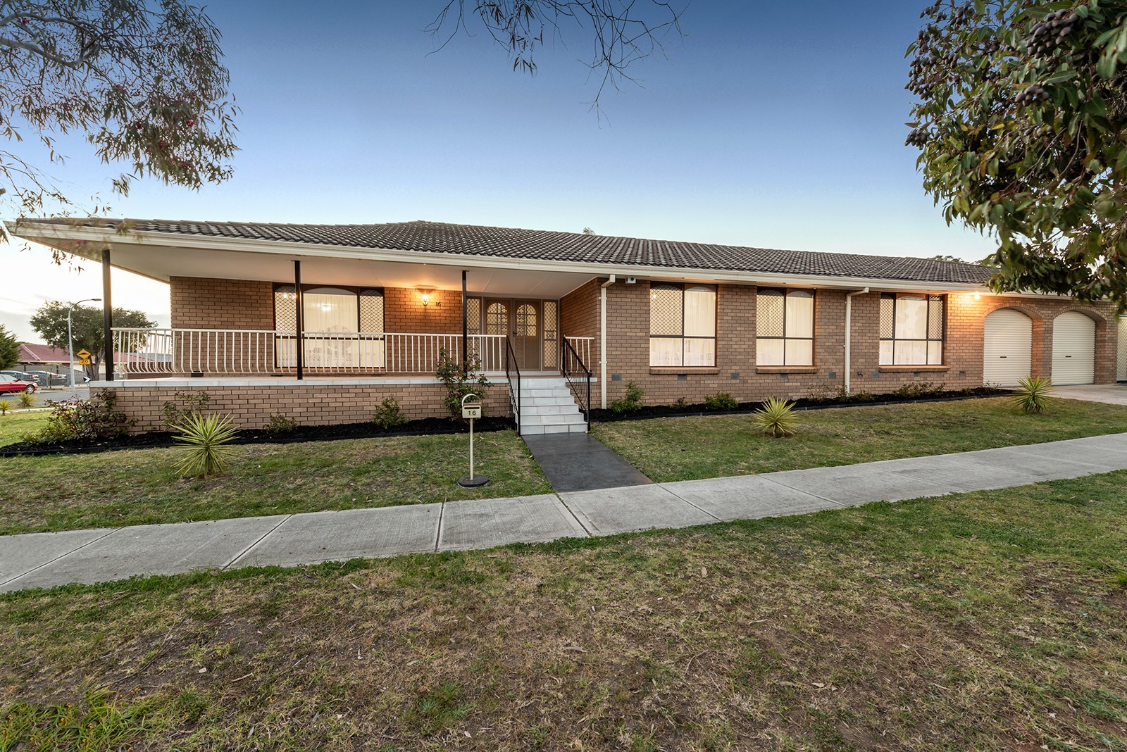 16 Carbine Way, Keilor Downs, VIC 3038