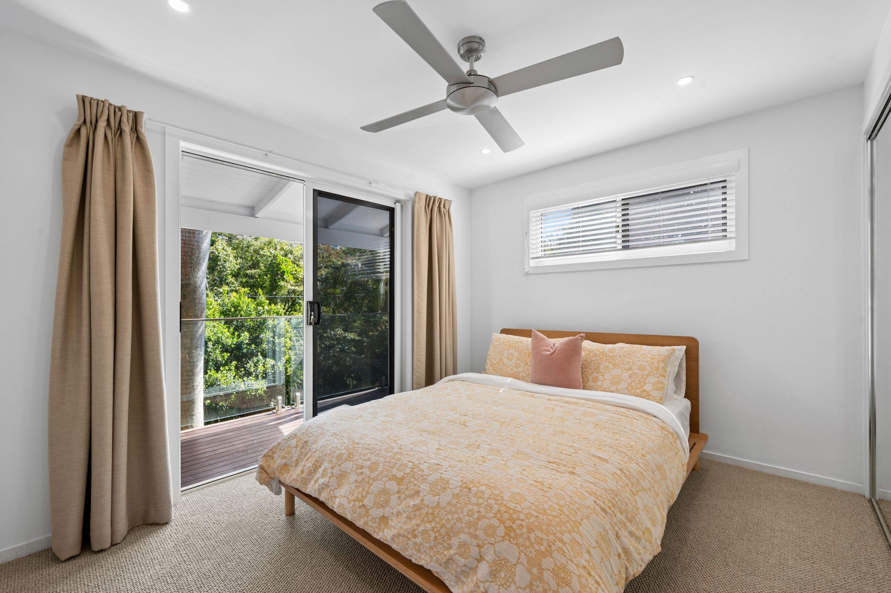 9 Swan Avenue — photo 16 of 22