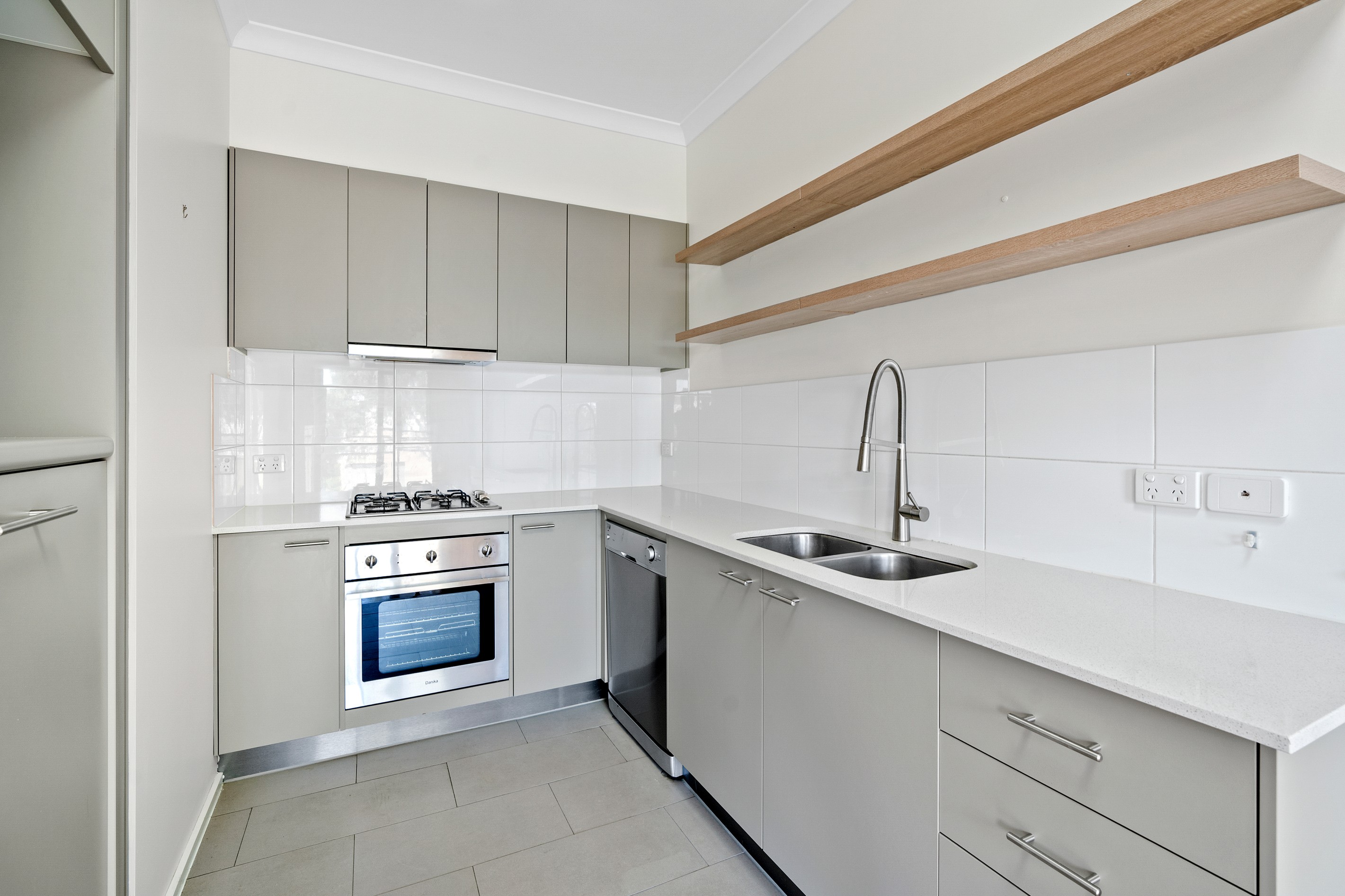 1/6 Laurel Avenue, Boronia, VIC 3155