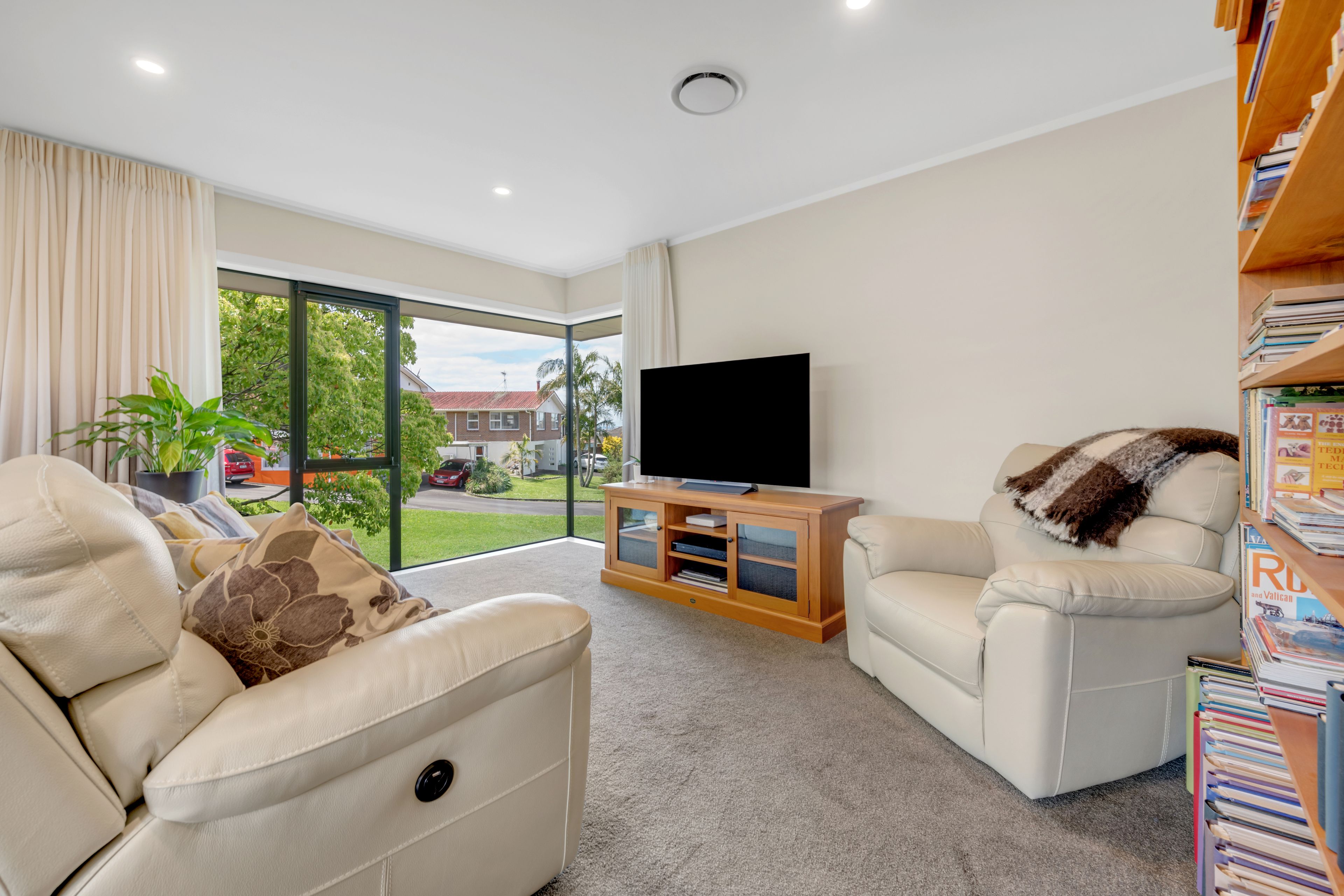 2/12 Walter MacDonald Street, Howick, Manukau City