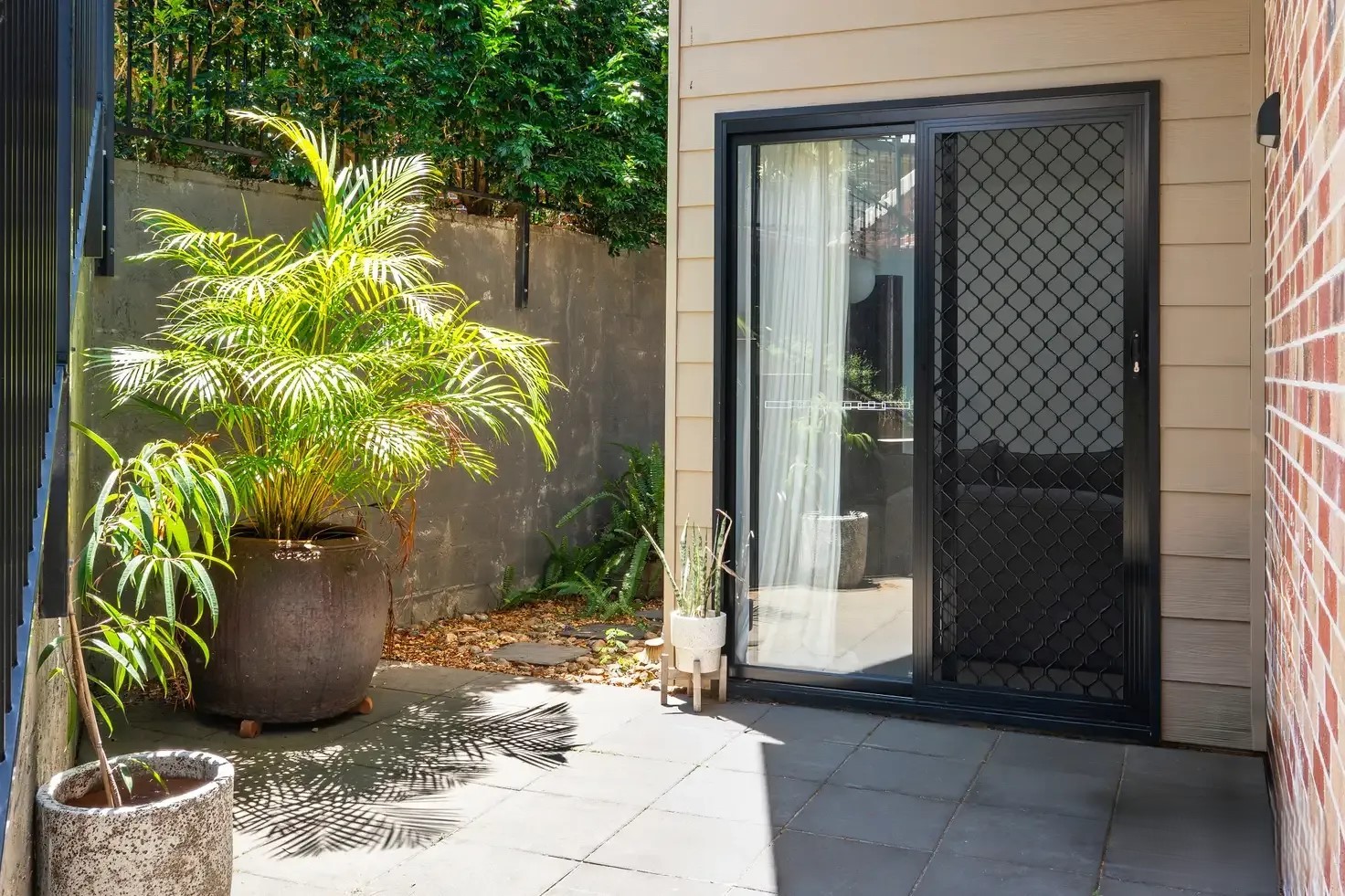 38 Beaconsfield Drive, Burleigh Waters, QLD 4220