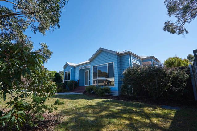 12 Grandview Grove, Cowes VIC 3922