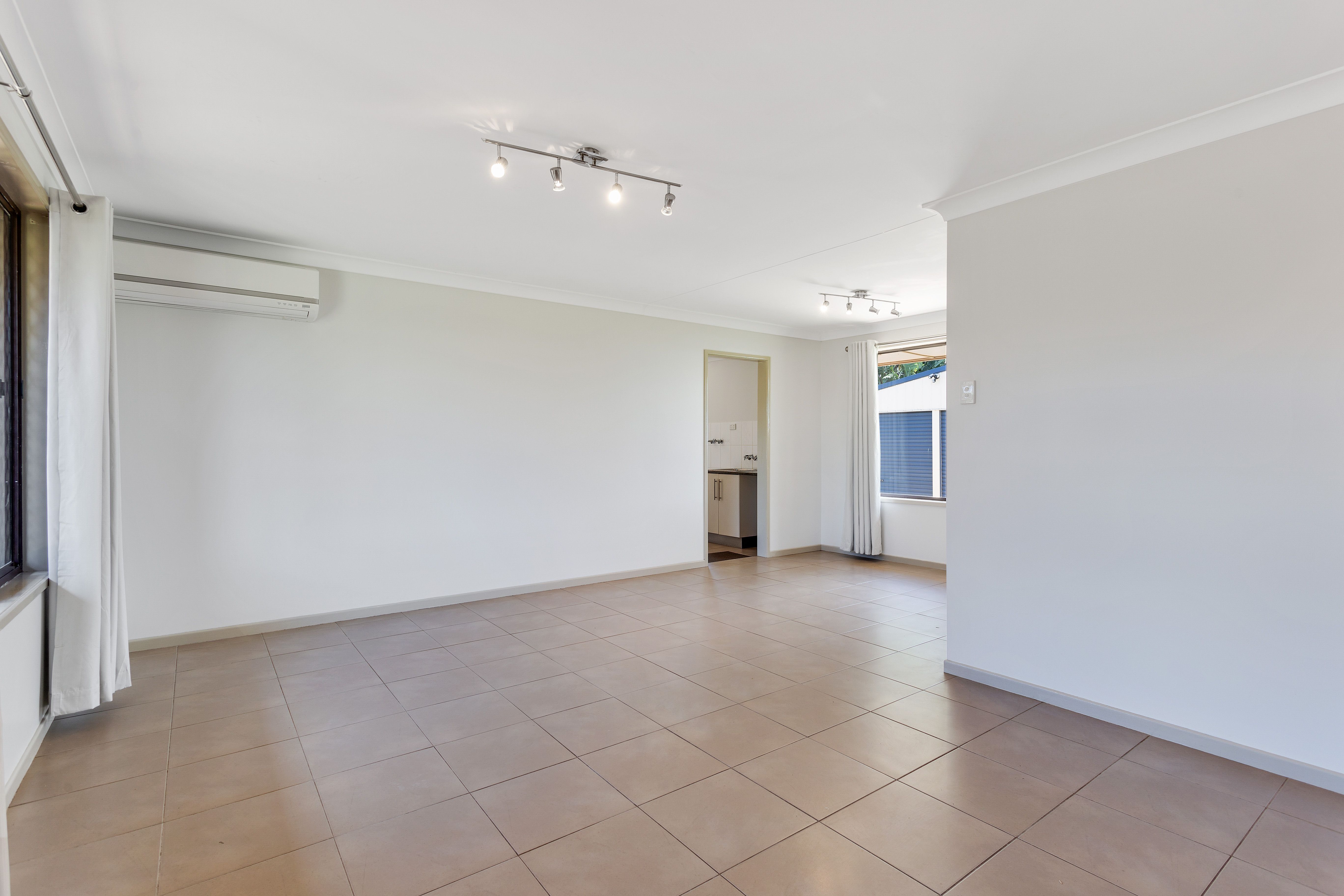 27 Arabian Street, Harristown, QLD 4350