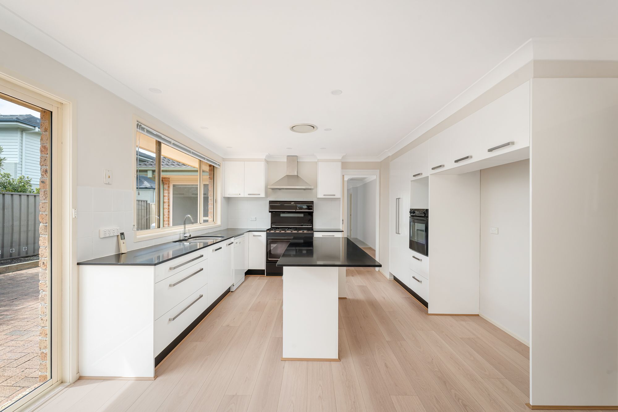 13 Gibson Avenue — photo 4 of 17
