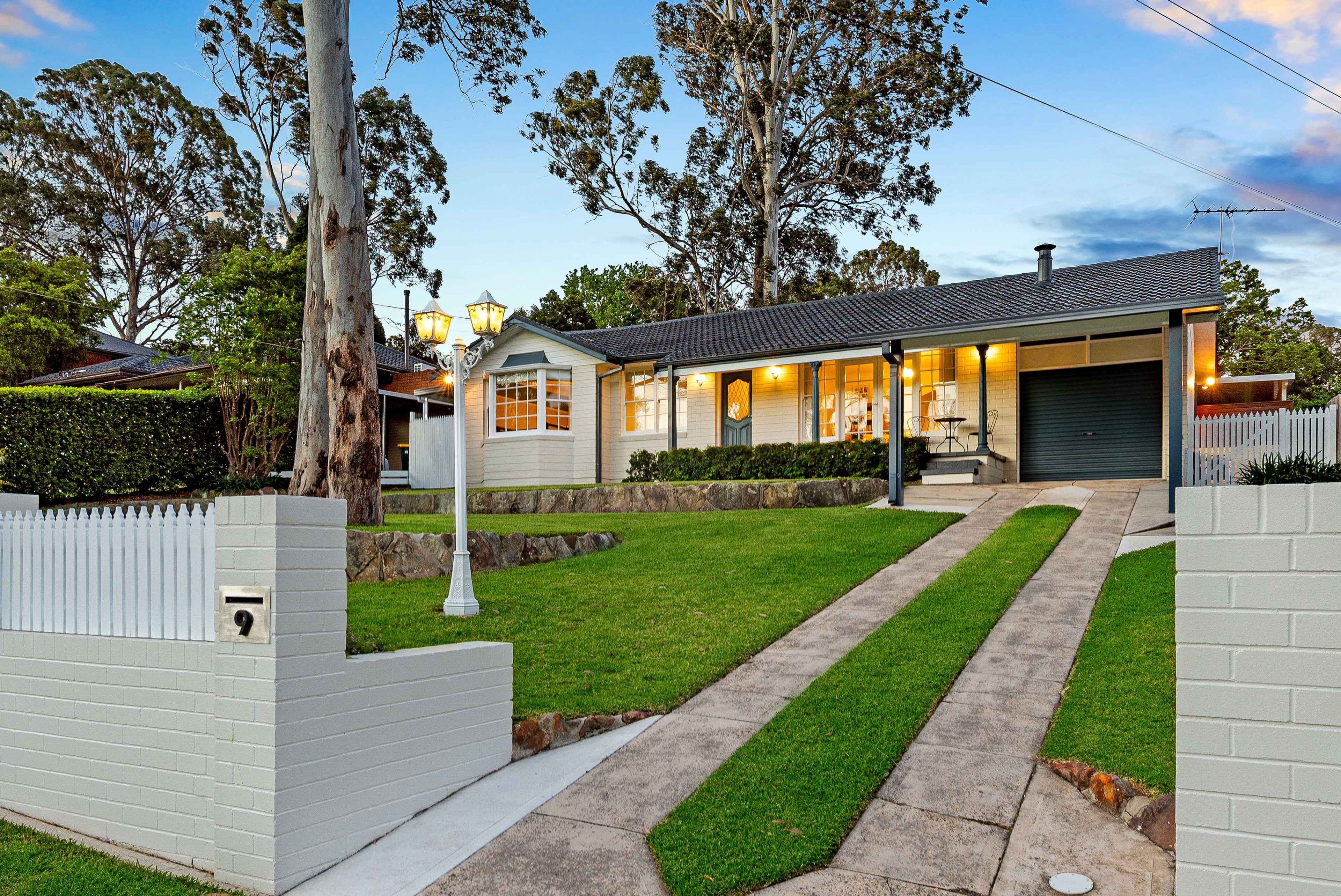 9 Jindabyne Avenue
