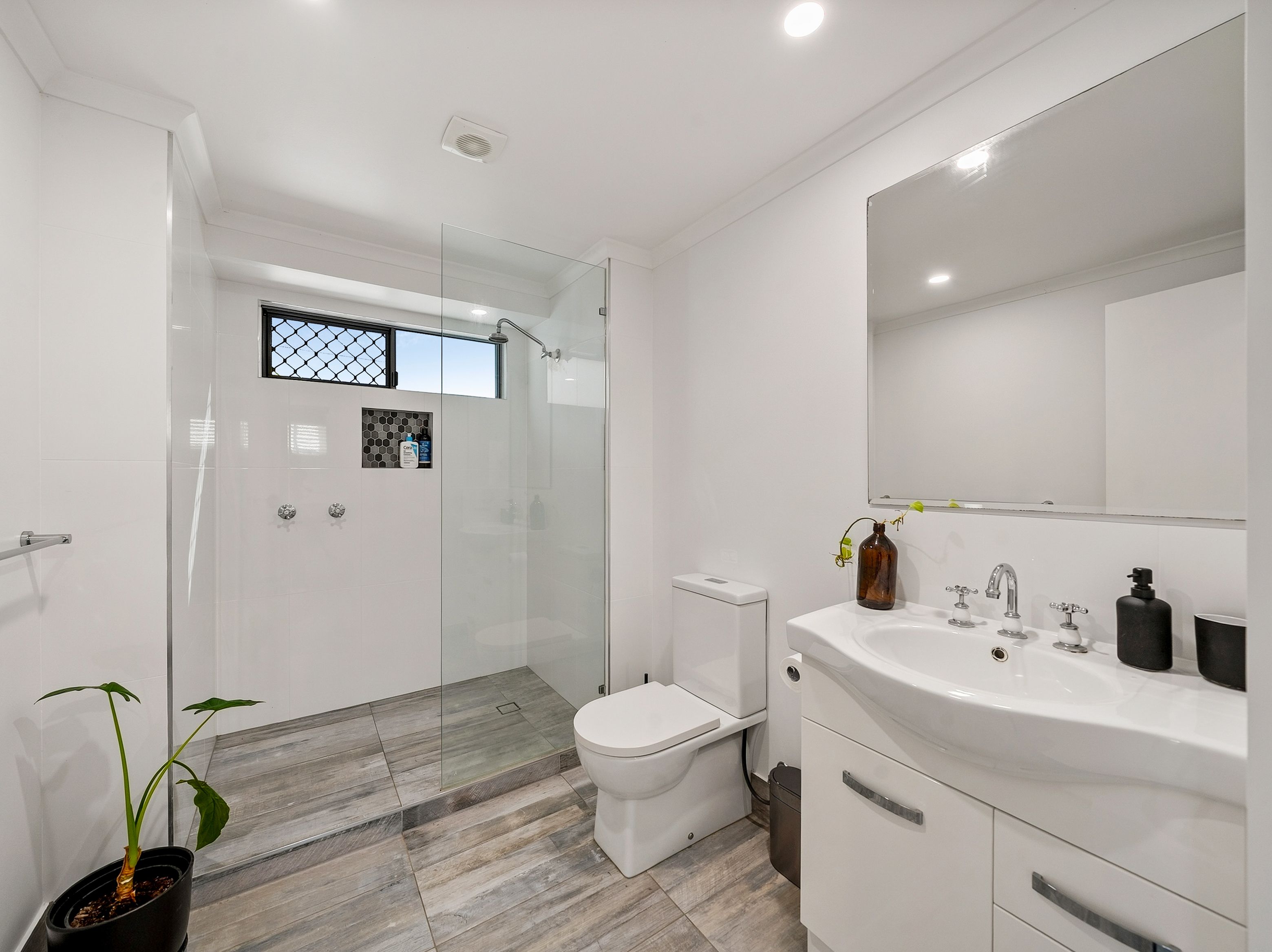 14 Roma Street — photo 23 of 29
