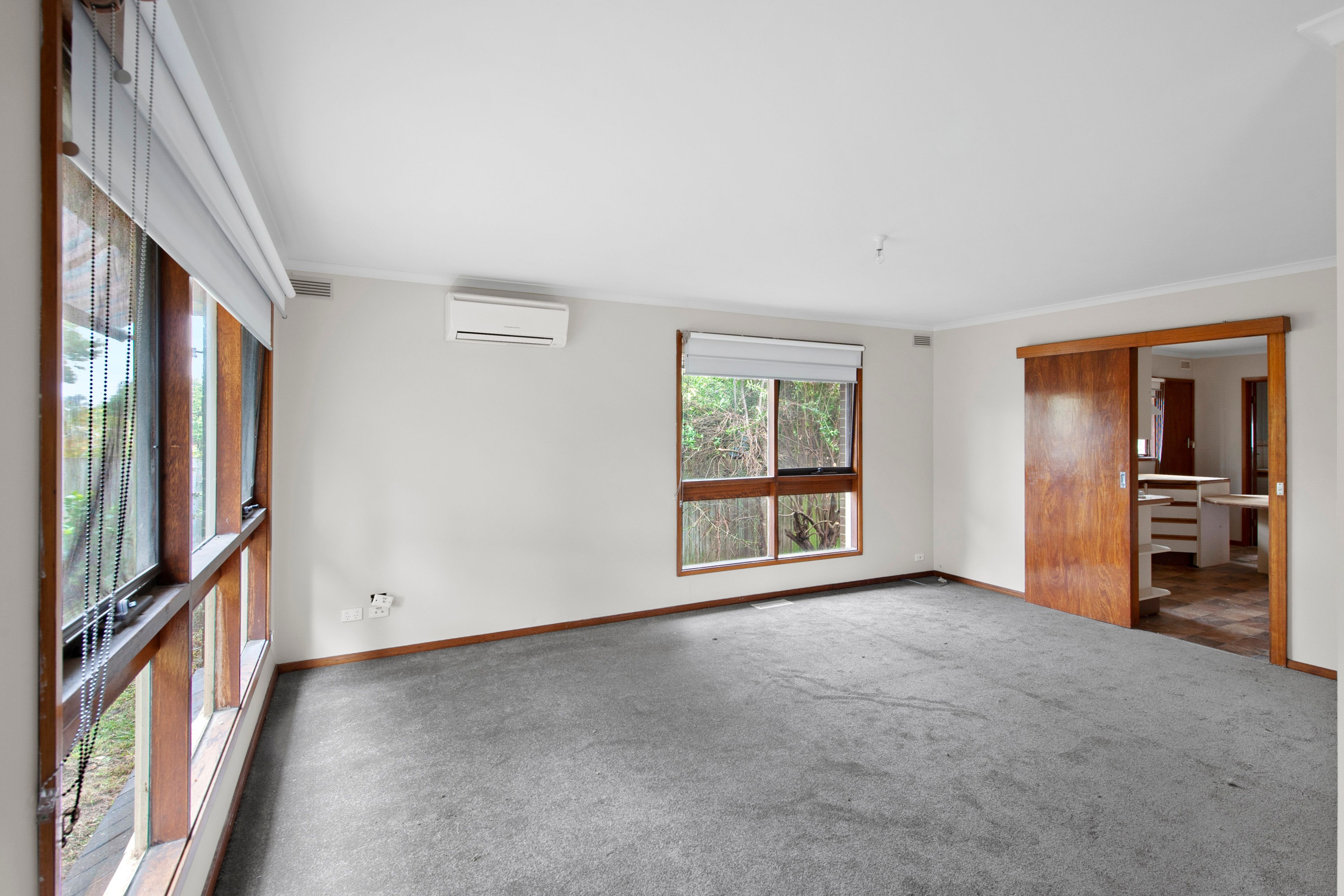 4 Carpenter Street — photo 3 of 11