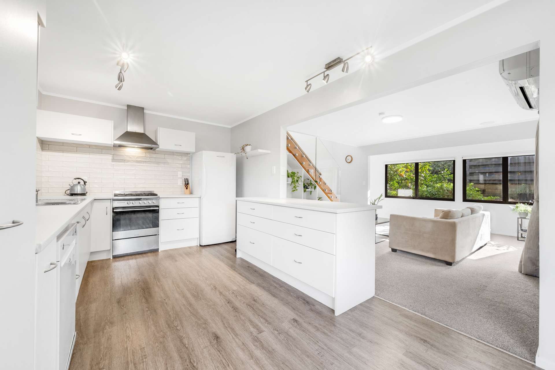 10A Birman Close, Half Moon Bay, Manukau City