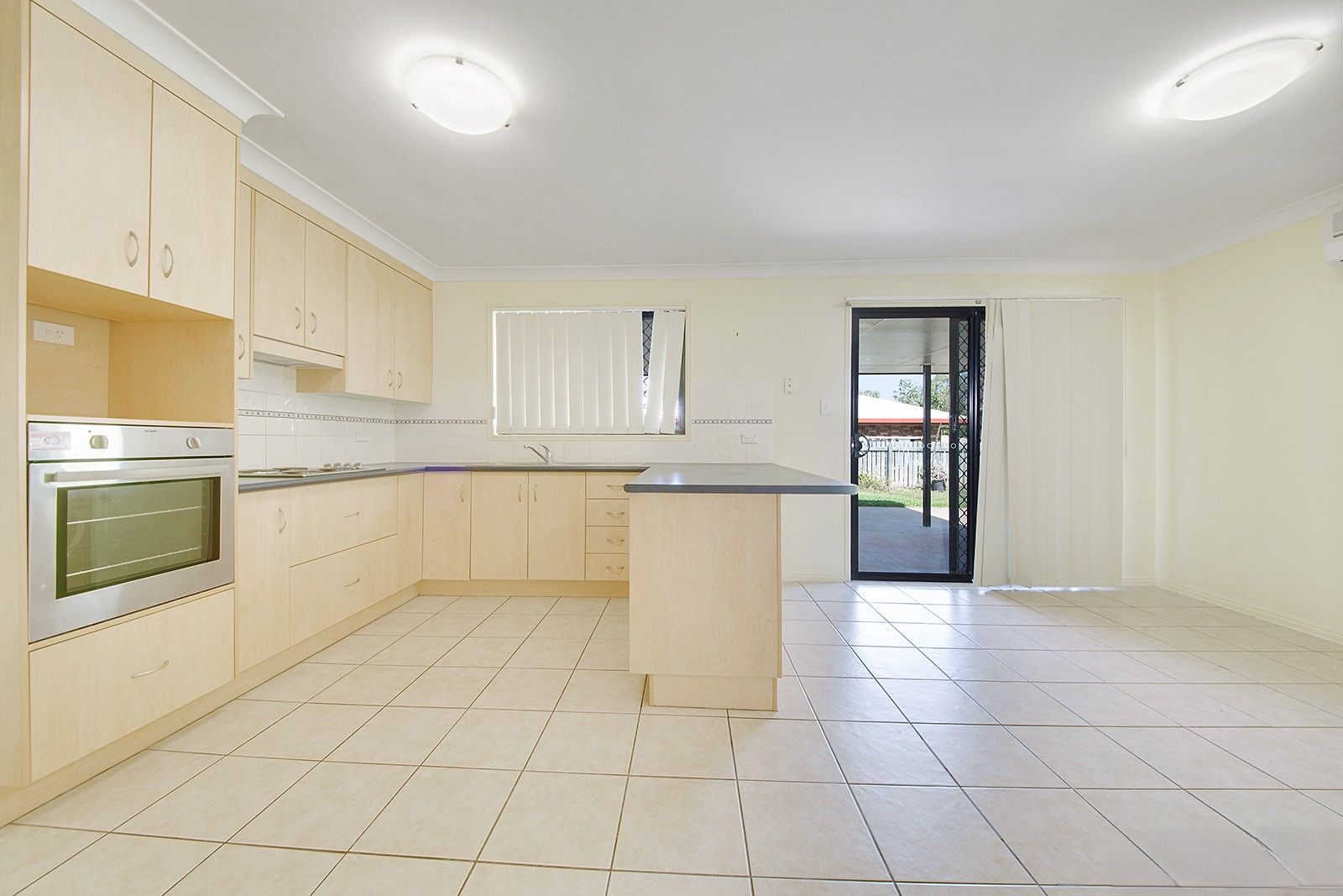 51 Robinson Street — photo 3 of 8