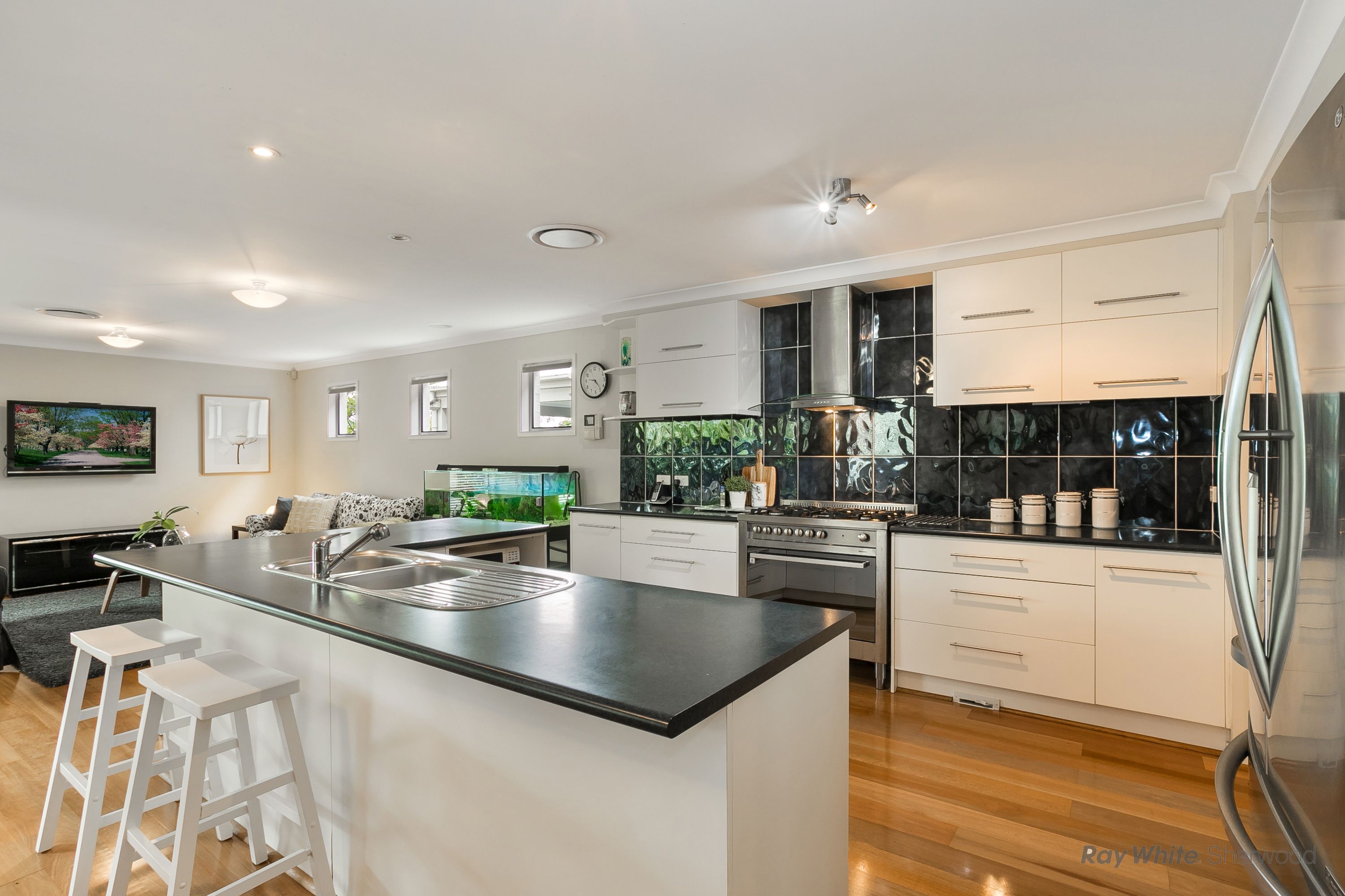 16 Dart Street, Corinda, QLD 4075