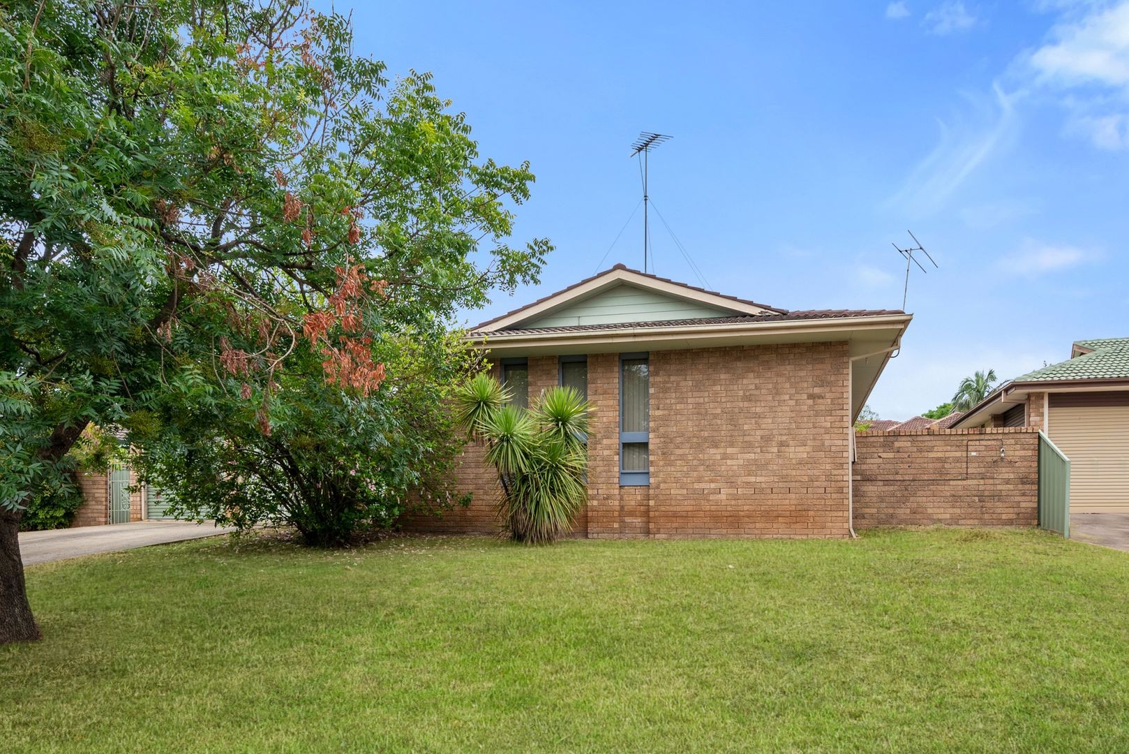 16 Georgiana Crescent, Ambarvale, NSW 2560