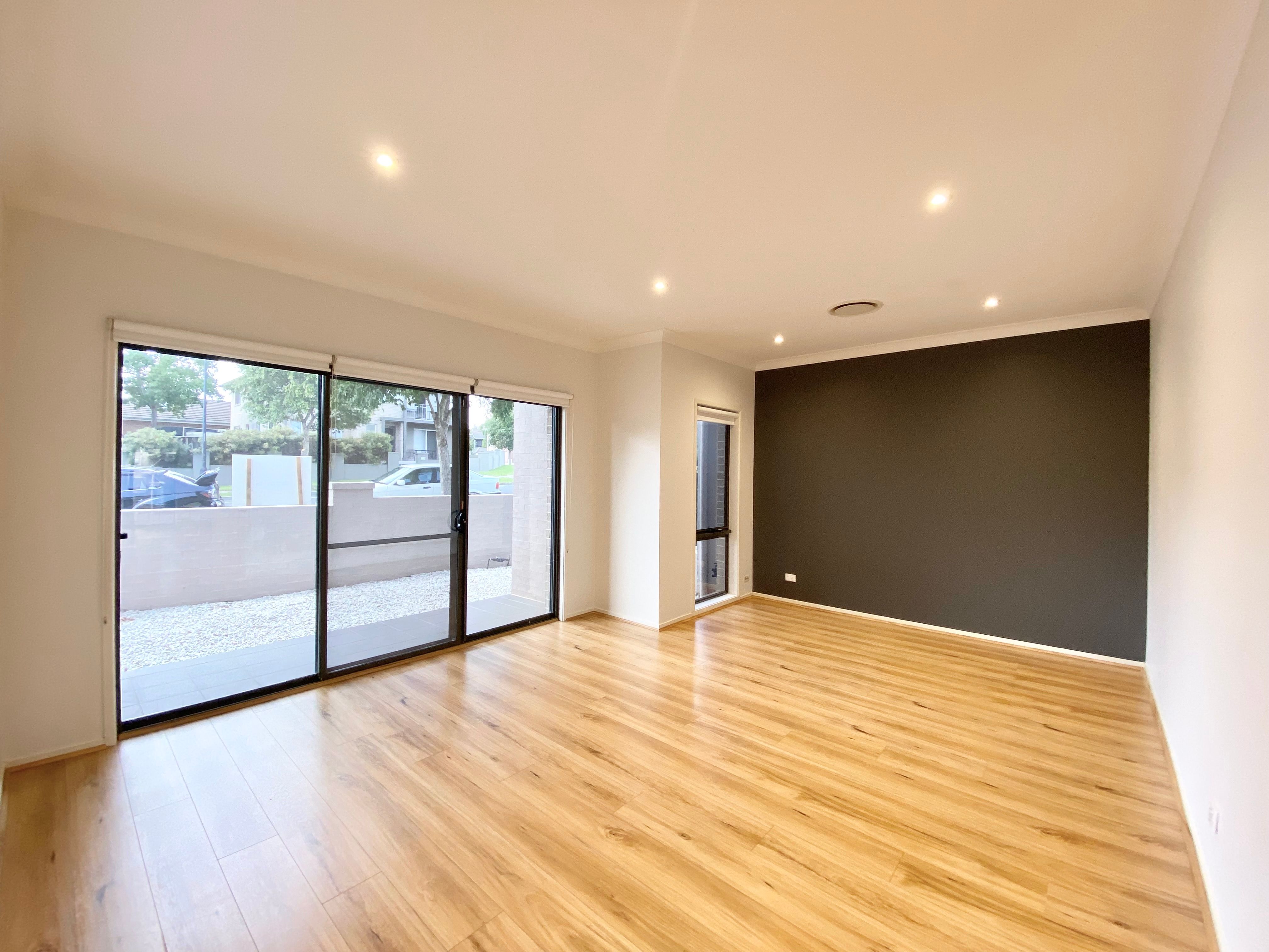 33 Stowe Avenue, Campbelltown, NSW 2560