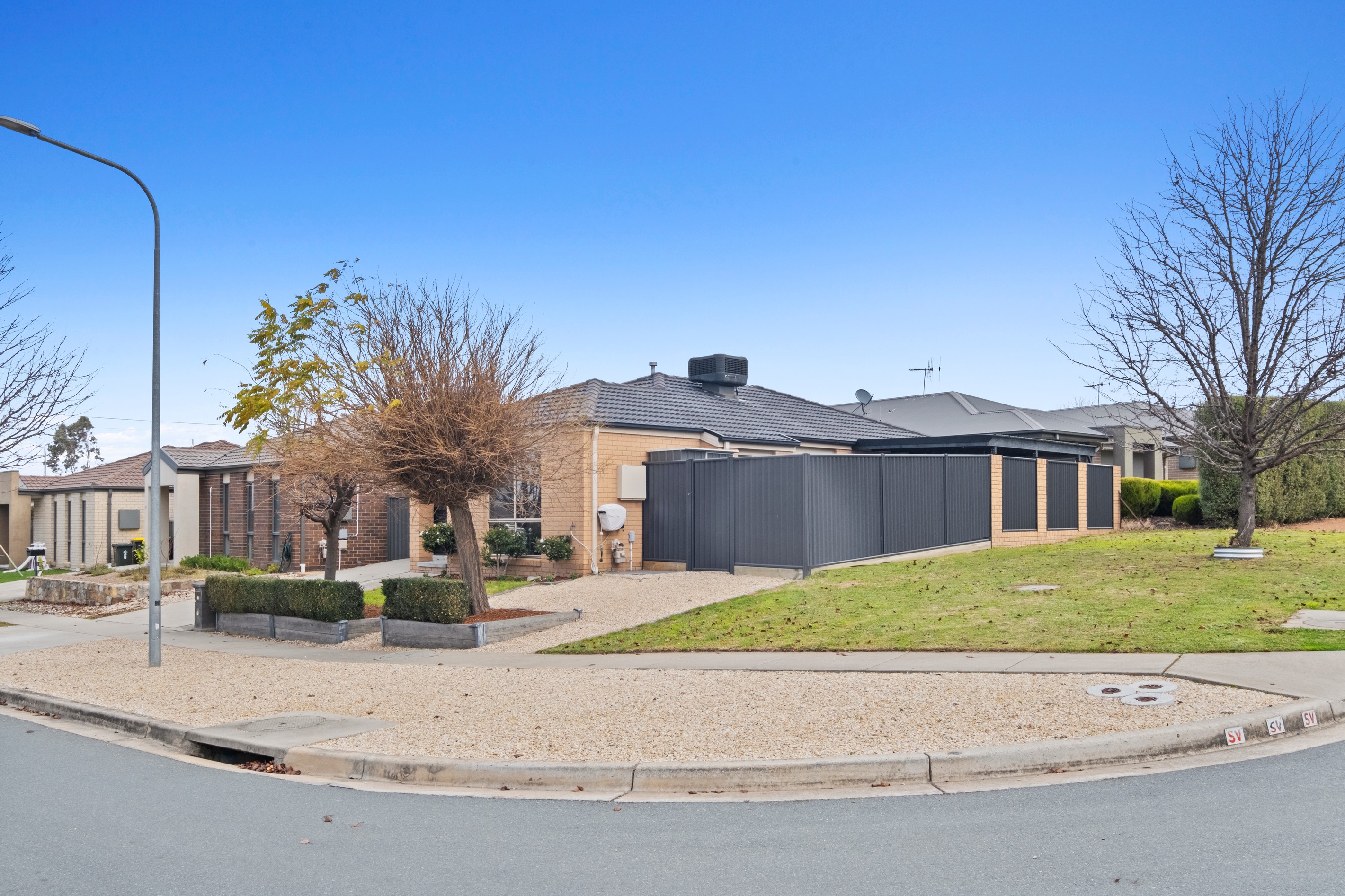 2 Loveday Crescent, Casey, ACT 2913