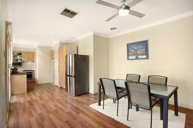 2/12 Cabena Crescent, Chadstone, VIC 3148