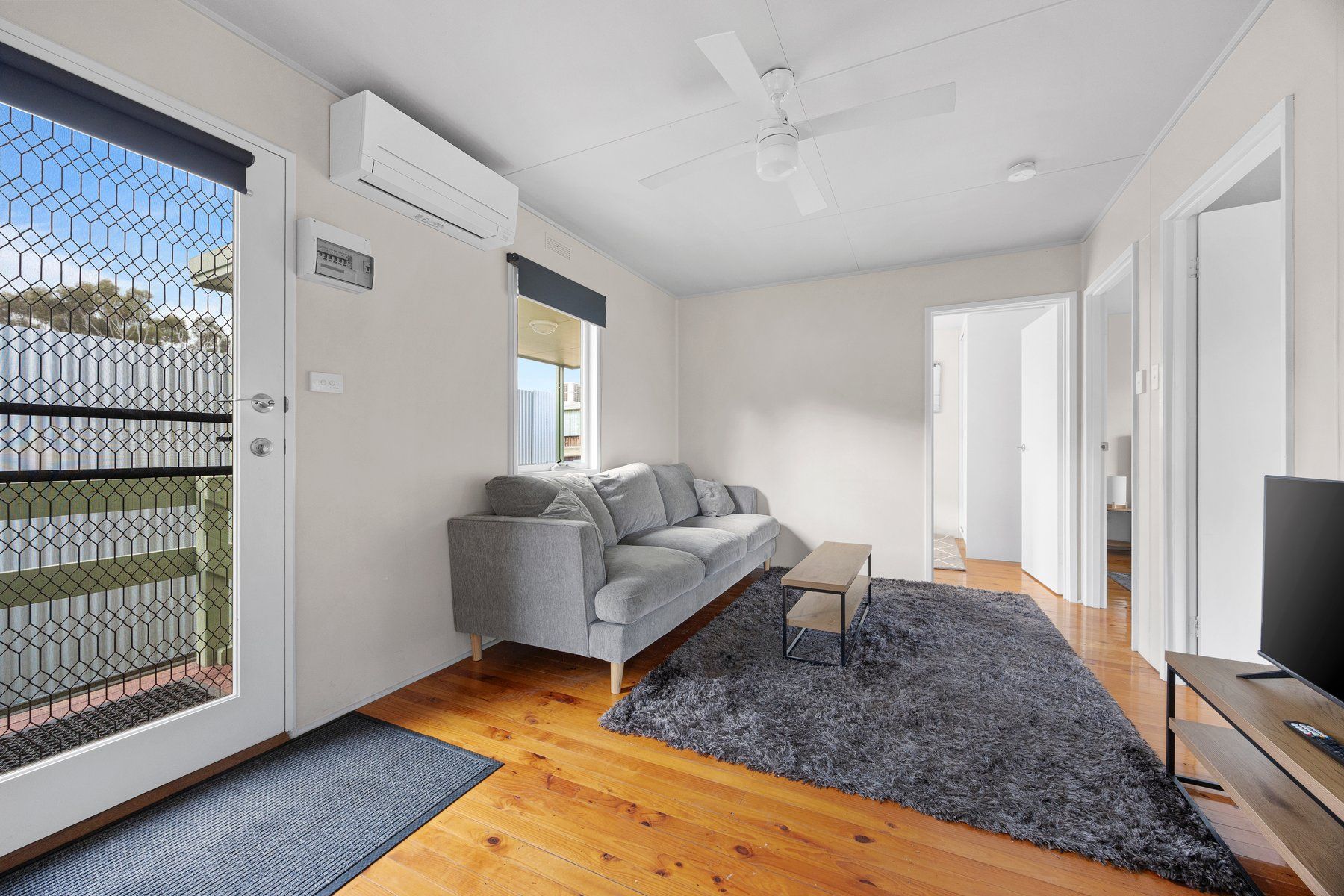 1/4 Sutherland Street — photo 3 of 11