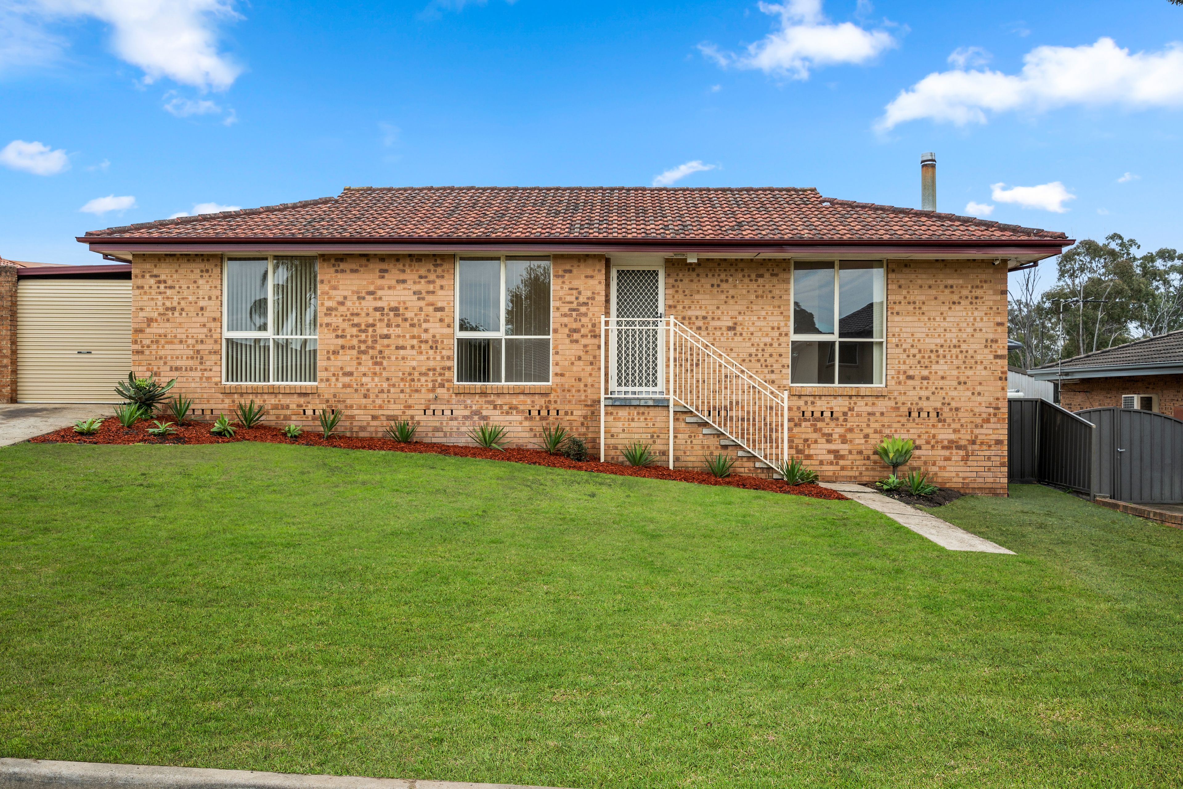 27 Warburton Crescent, Werrington County, NSW 2747 Sold House St