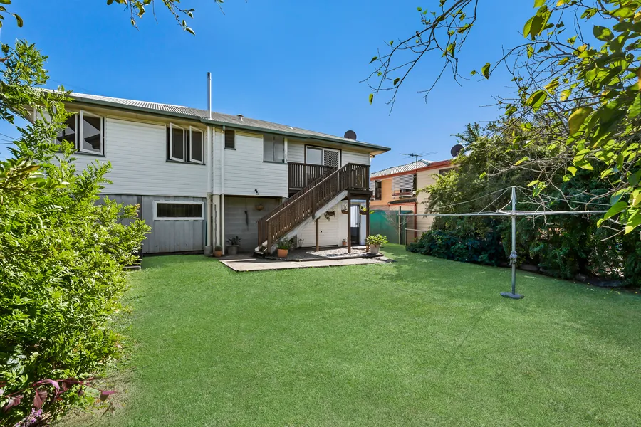 24 Westcliffe Street, Banyo
