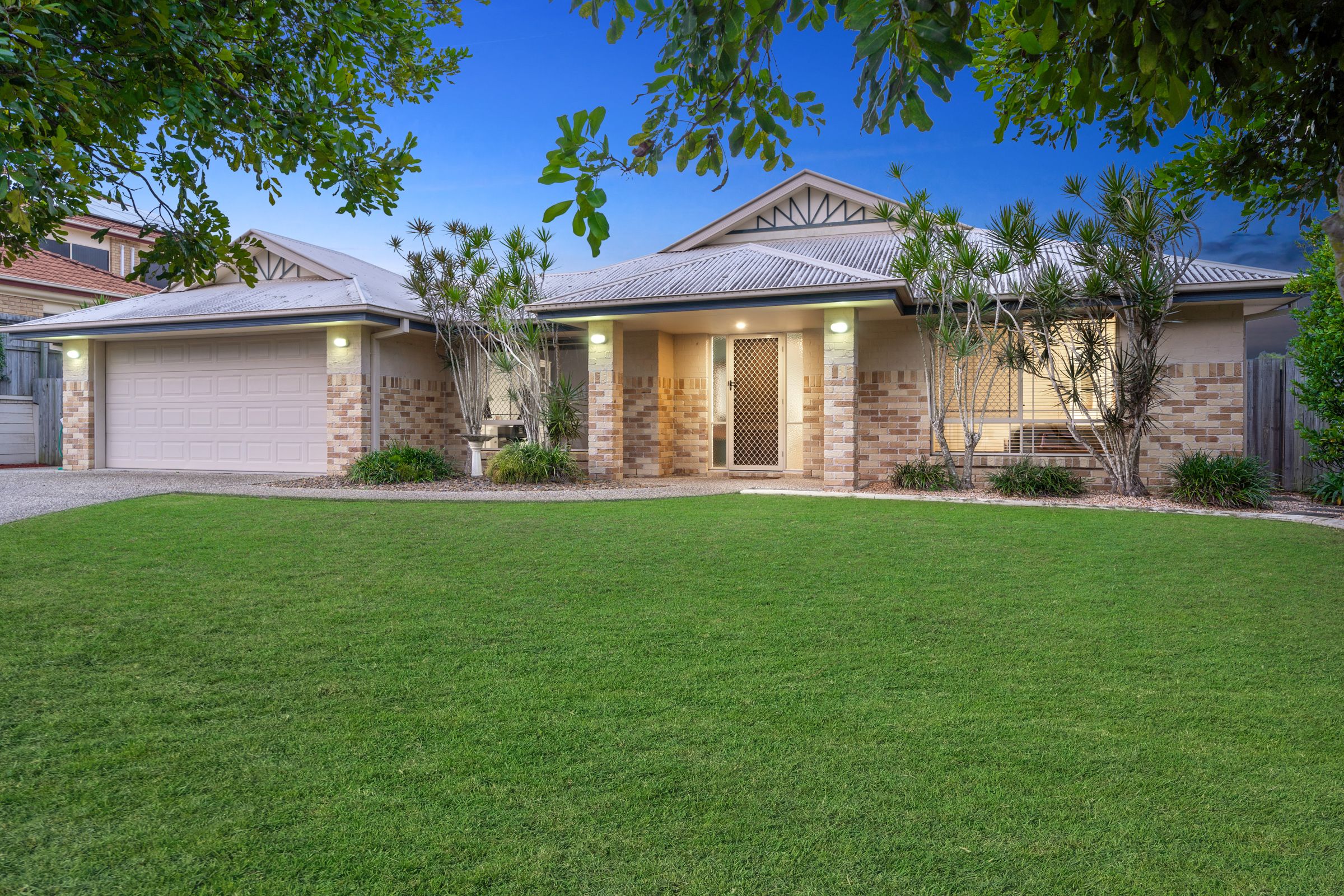 6 Lochern Court, North Lakes QLD 4509
