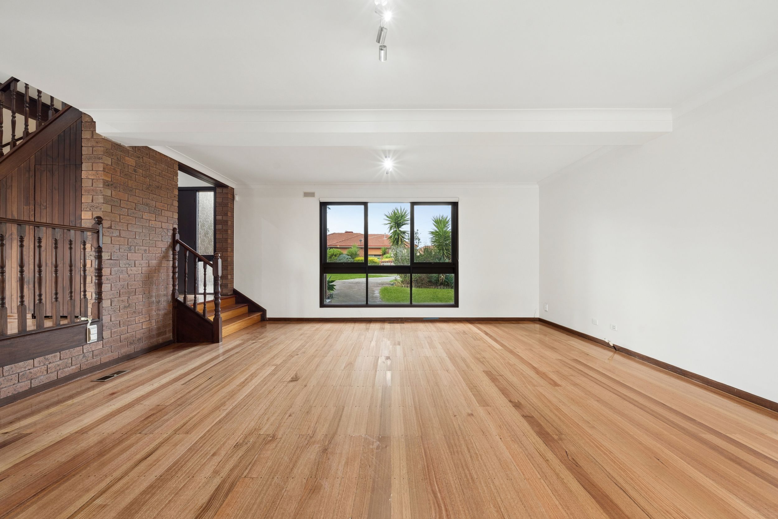 35 Willow Drive — photo 4 of 14