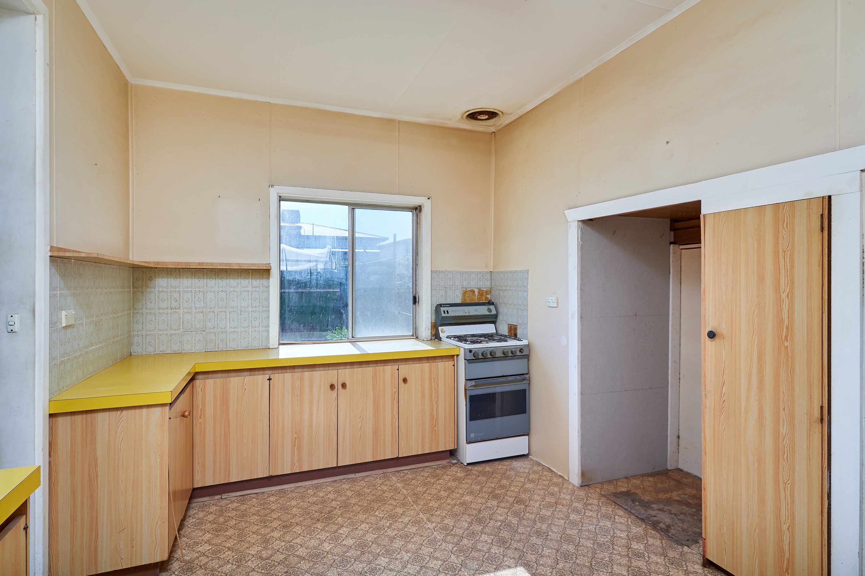 25 Loughnan Street, Coolamon, NSW 2701