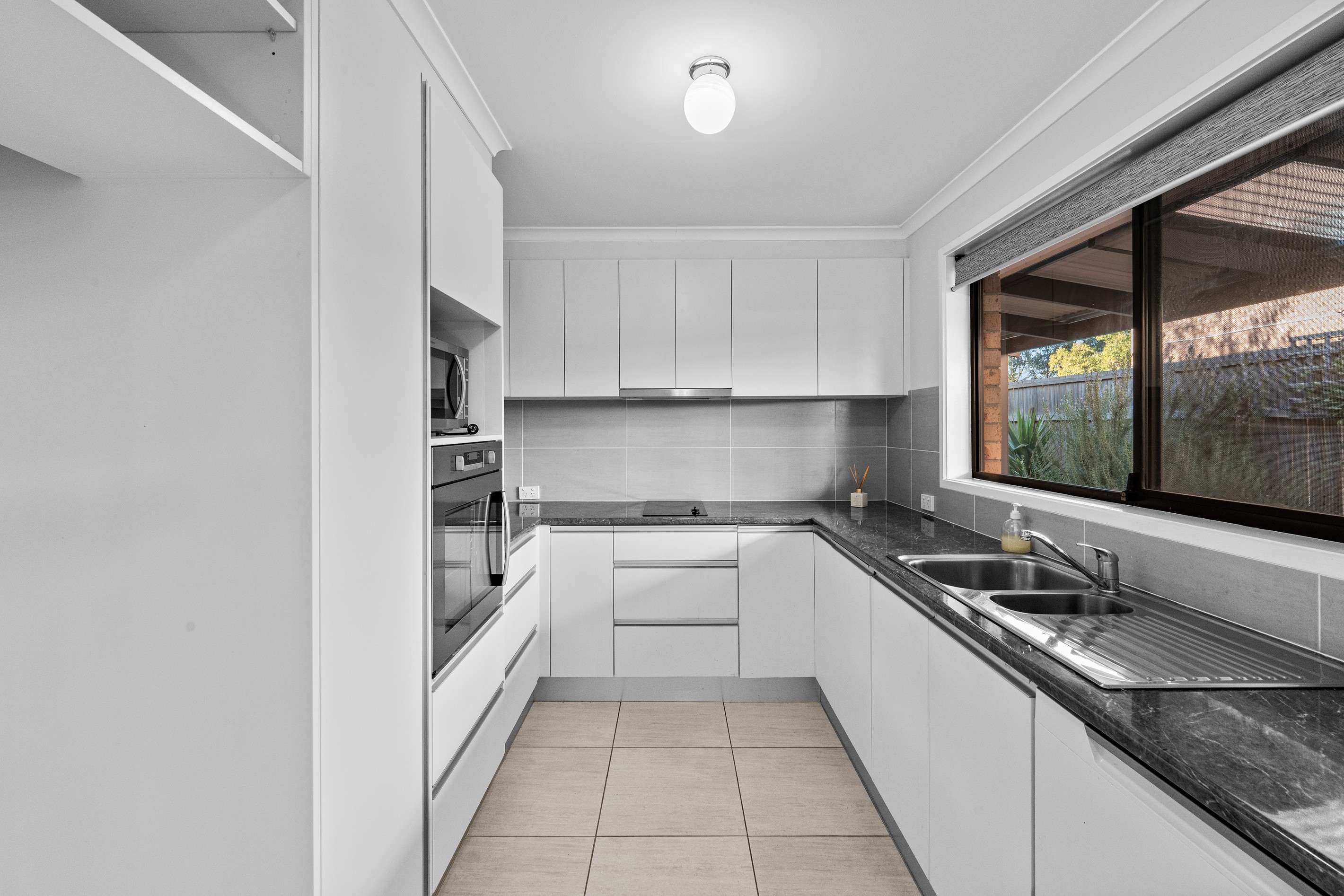 1/108 Henderson Road, Crestwood, NSW 2620