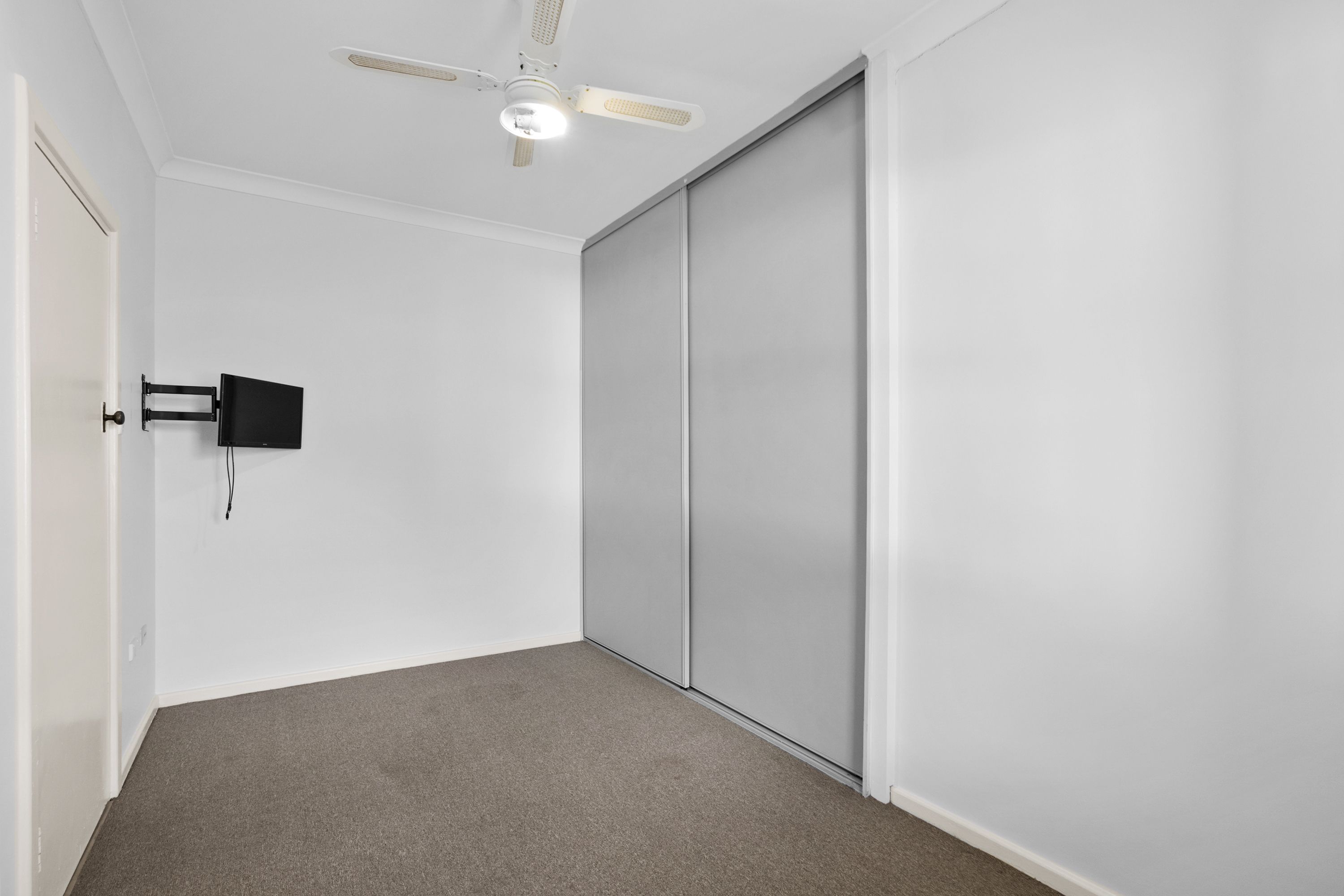 1 Knowles Road — photo 8 of 10
