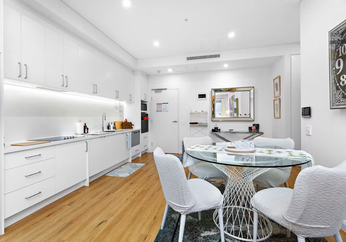 G05/141 Belinda Street — photo 3 of 12