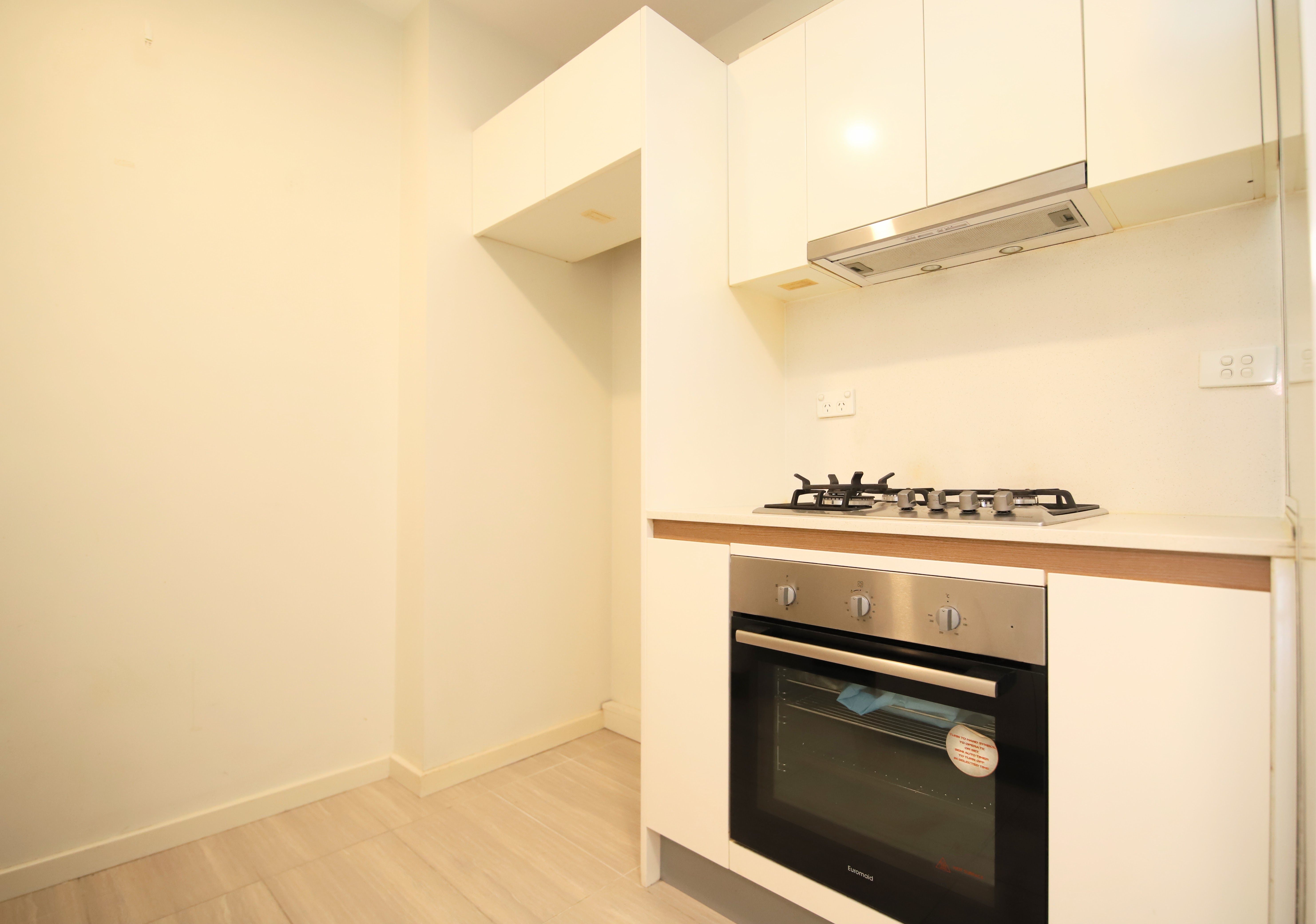 107/26 Cairds Avenue — photo 4 of 8