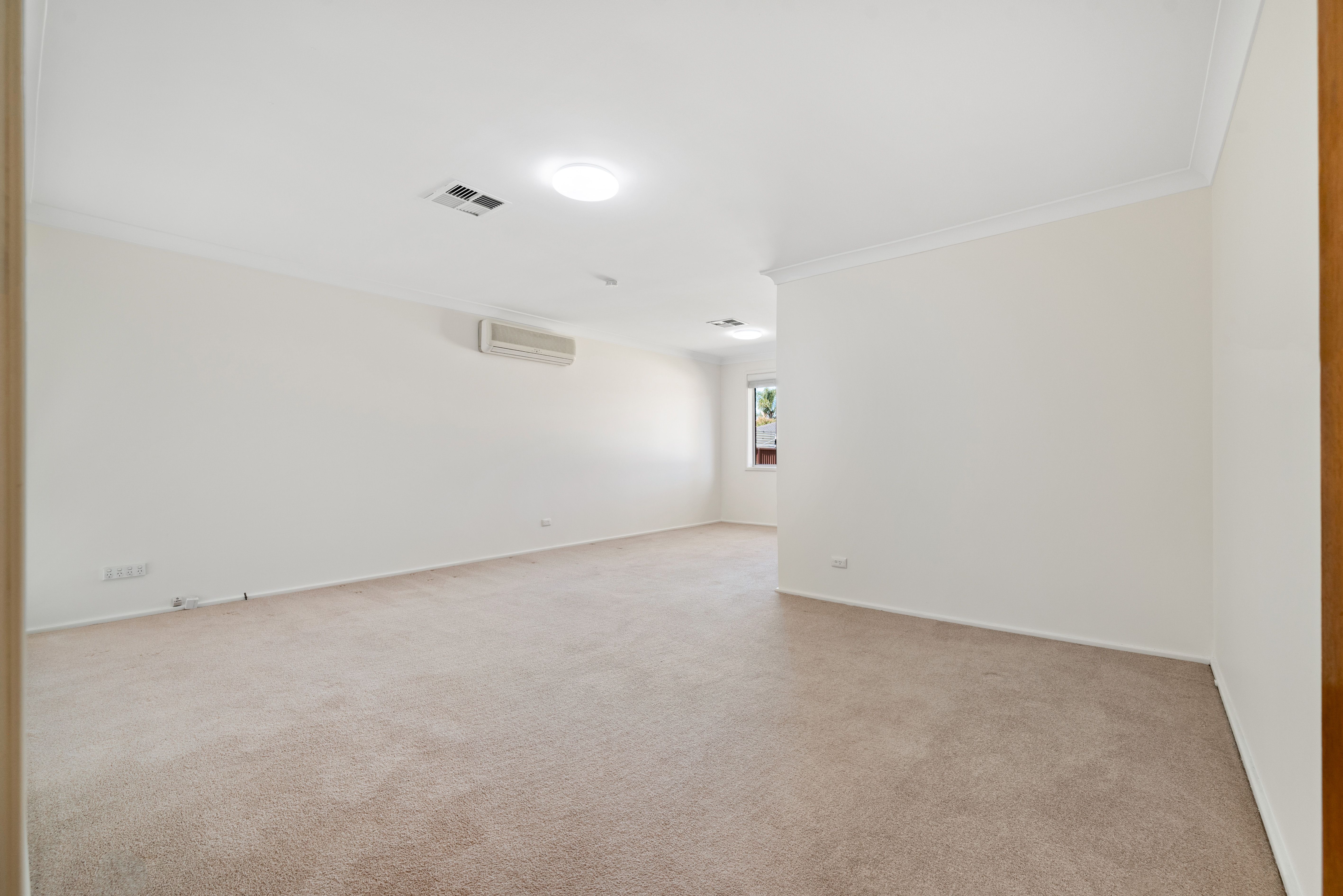 6 Edward Street, Macquarie Fields, NSW 2564
