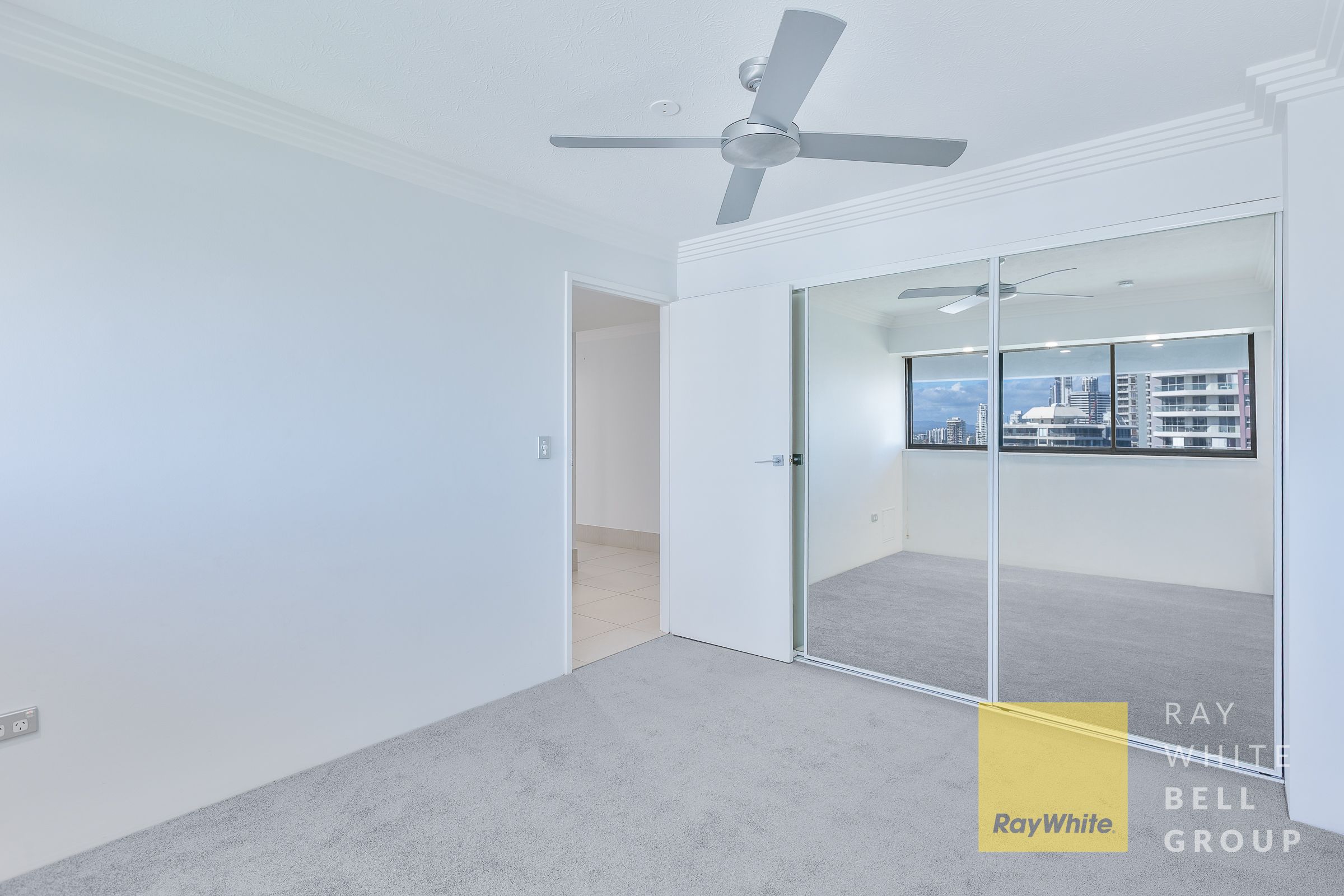 63/18 Commodore Drive — photo 17 of 26
