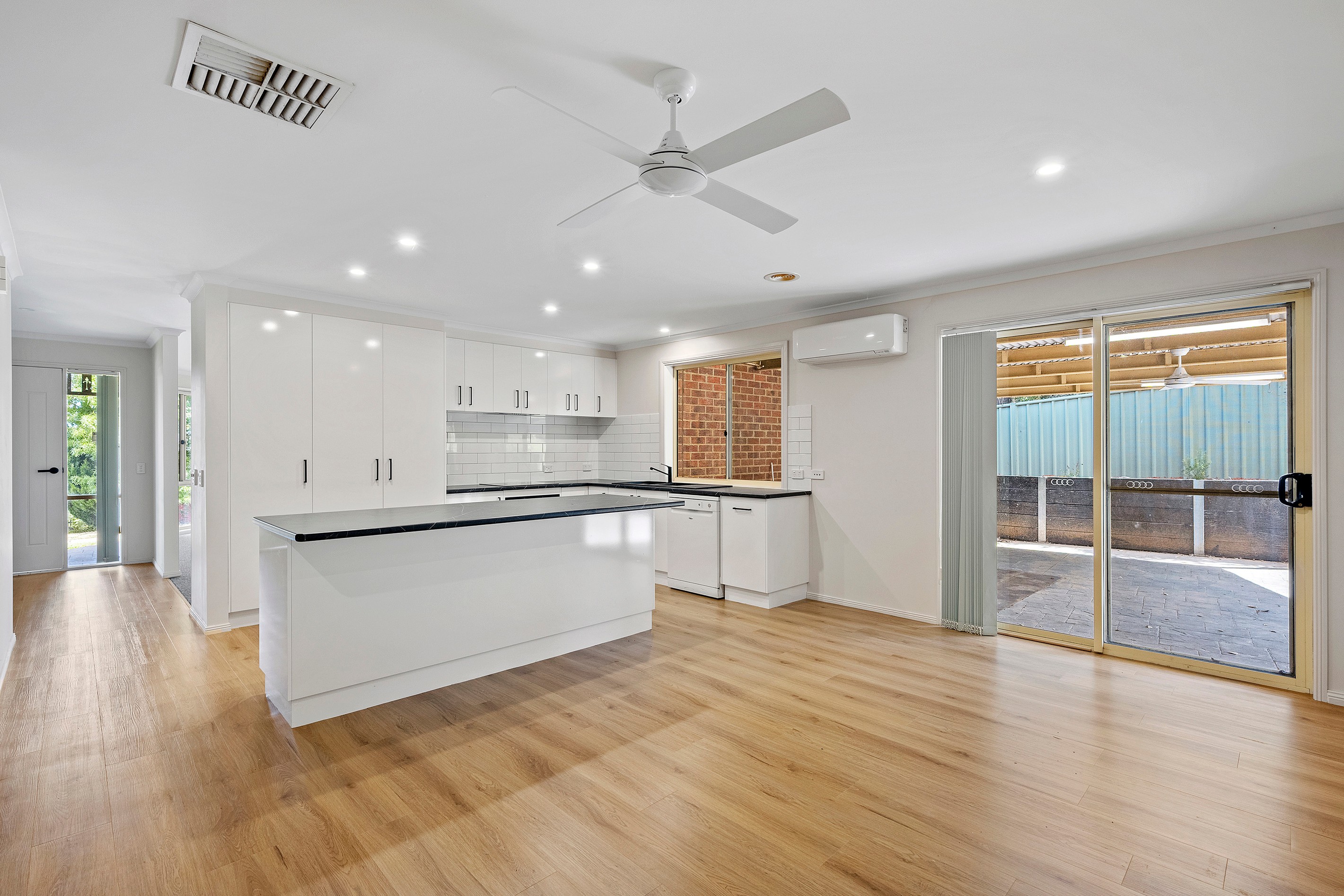 4 Sunset Boulevard, Spring Gully, VIC 3550