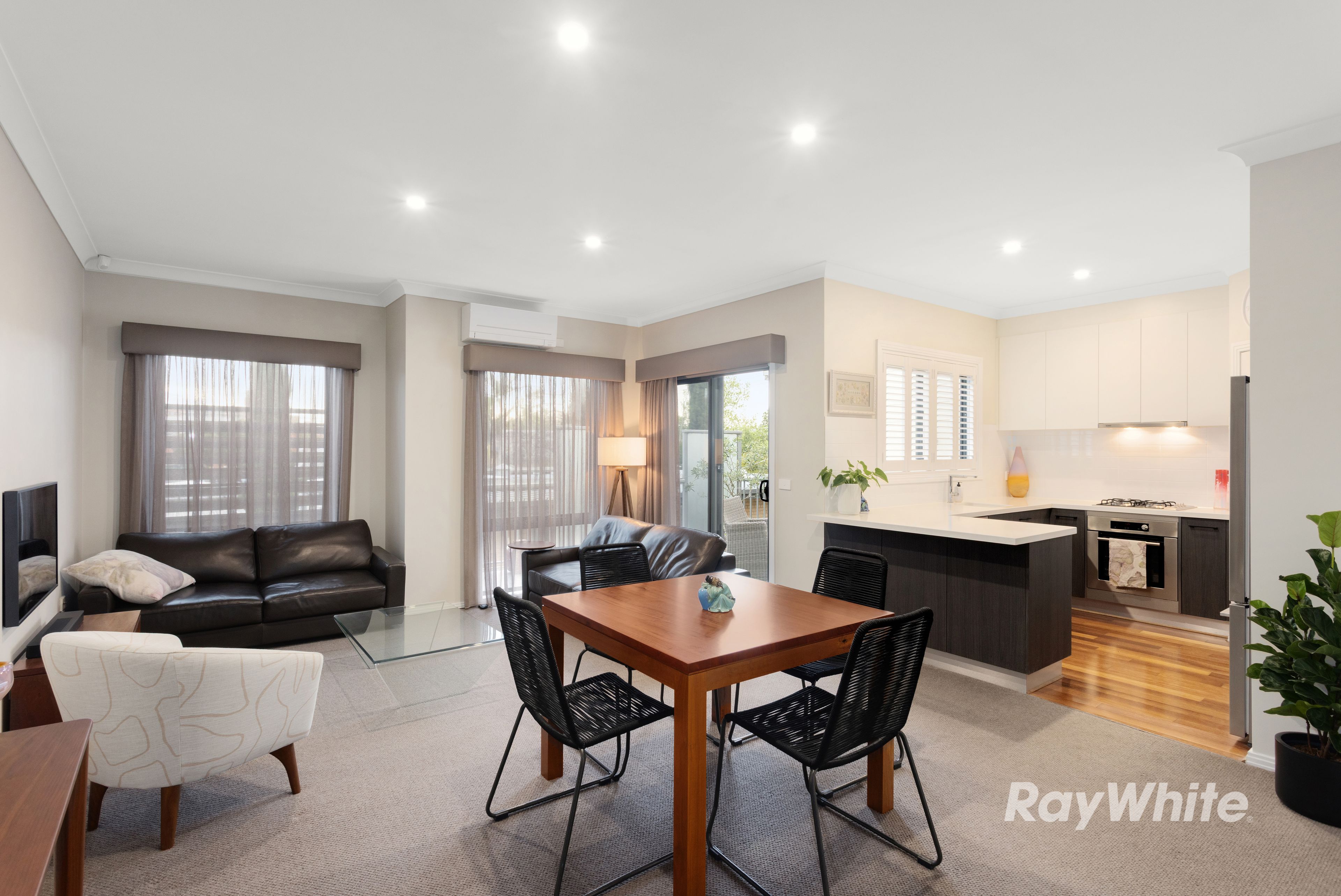 8/1136 Dandenong Road — photo from Ray White Carnegie