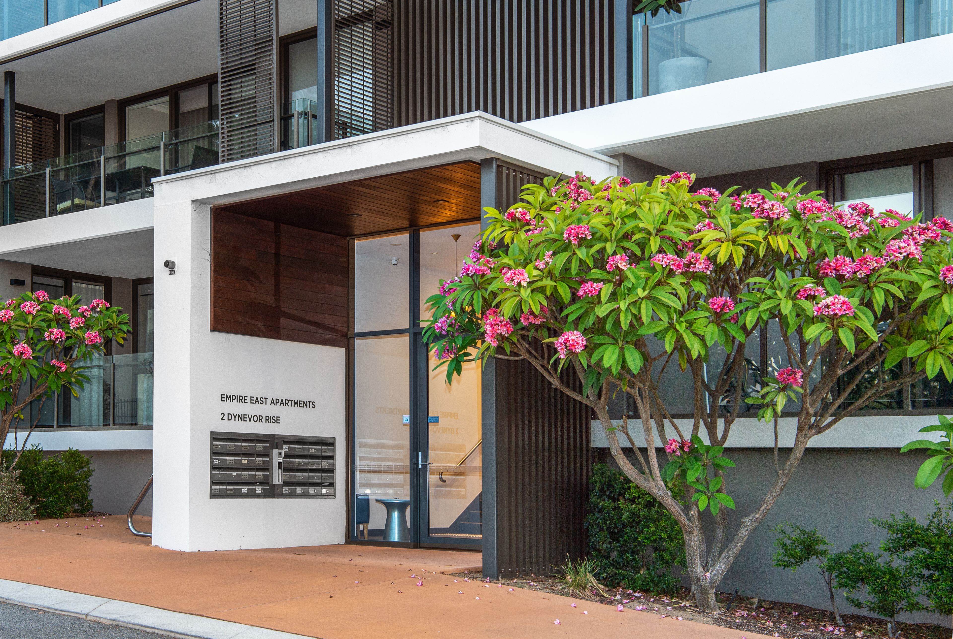 27/2 Dynevor Rise, Floreat, WA 6014