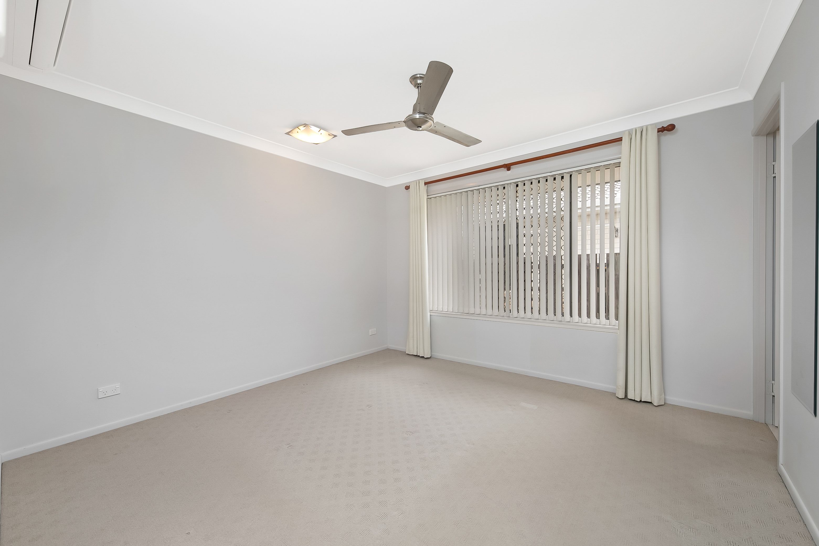 16 Whistler Avenue — photo 8 of 17
