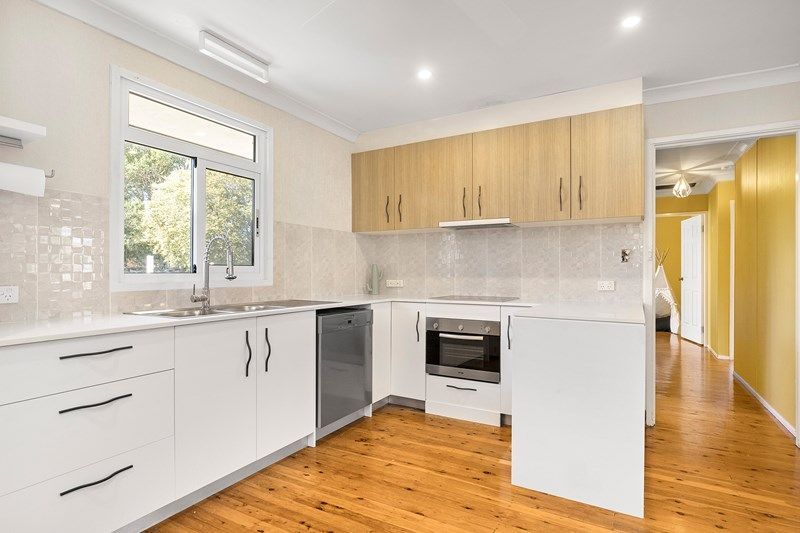 11 Christie Street — photo 3 of 5