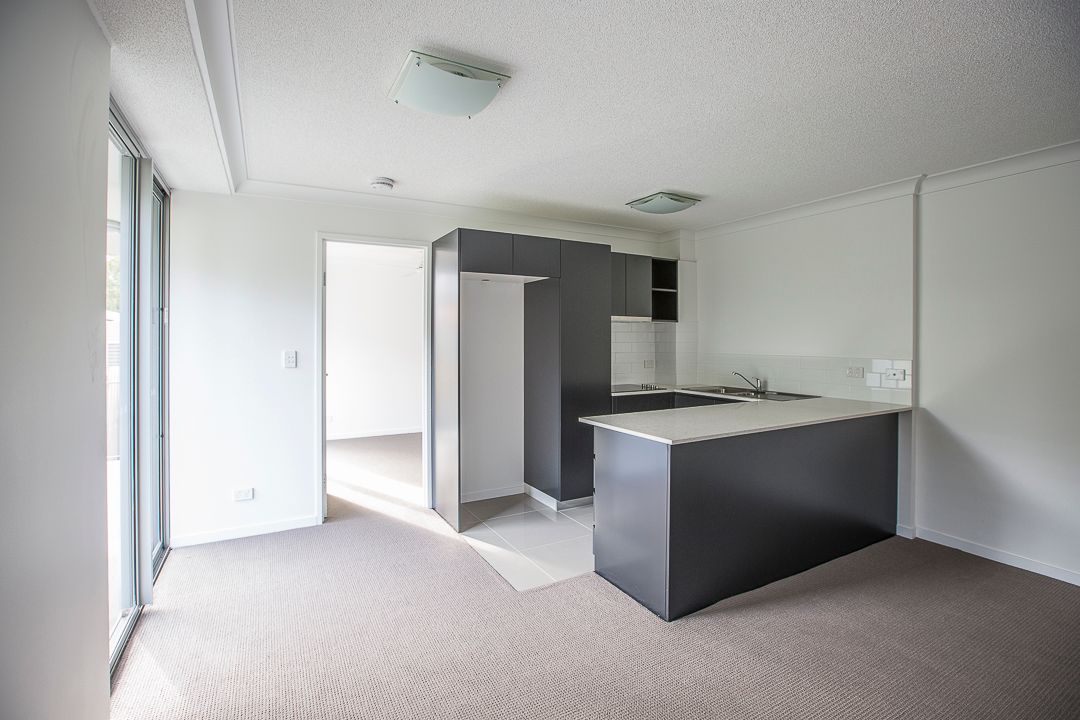 4/14-16 Proud Street, Labrador, QLD 4215