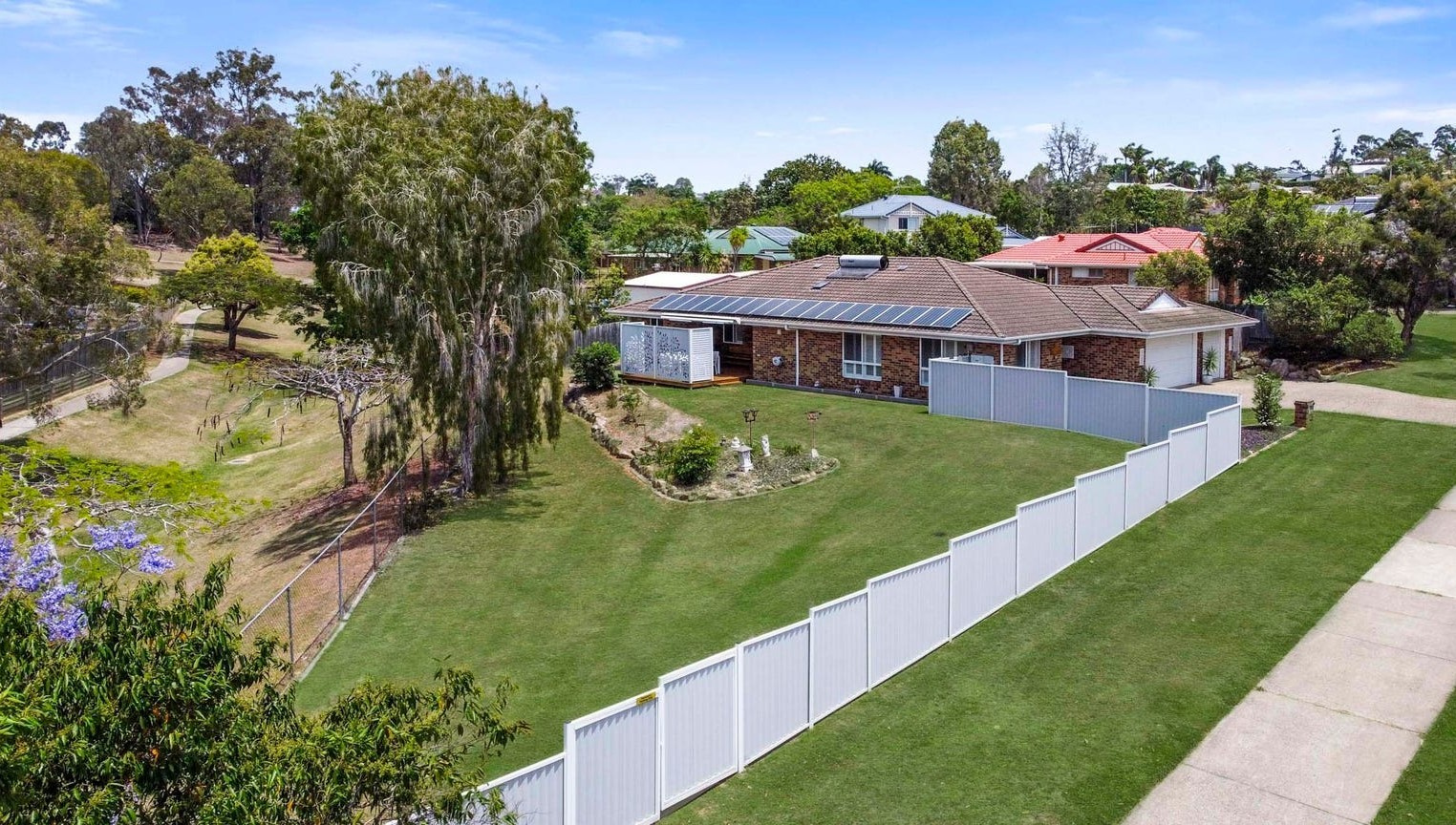 21 Queen Elizabeth Drive, Eatons Hill, QLD 4037