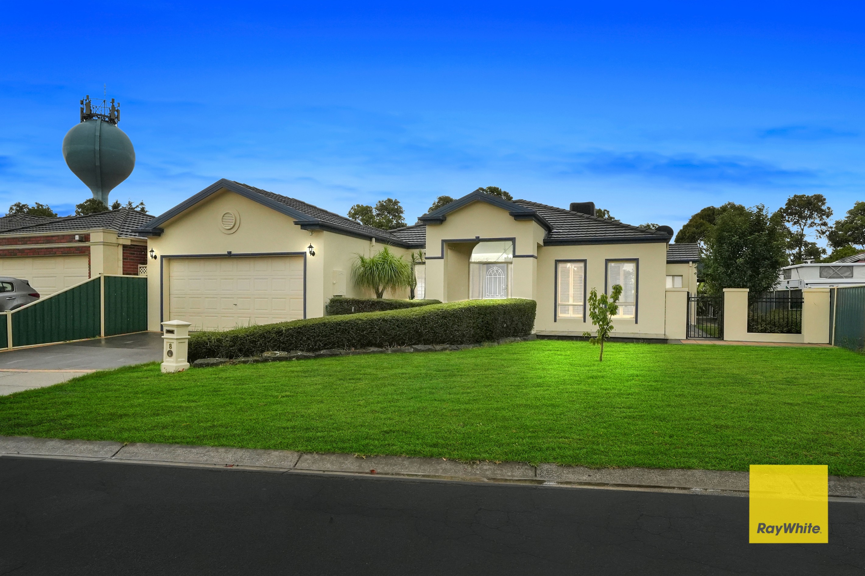 8 Rising Court, Hillside, VIC 3037