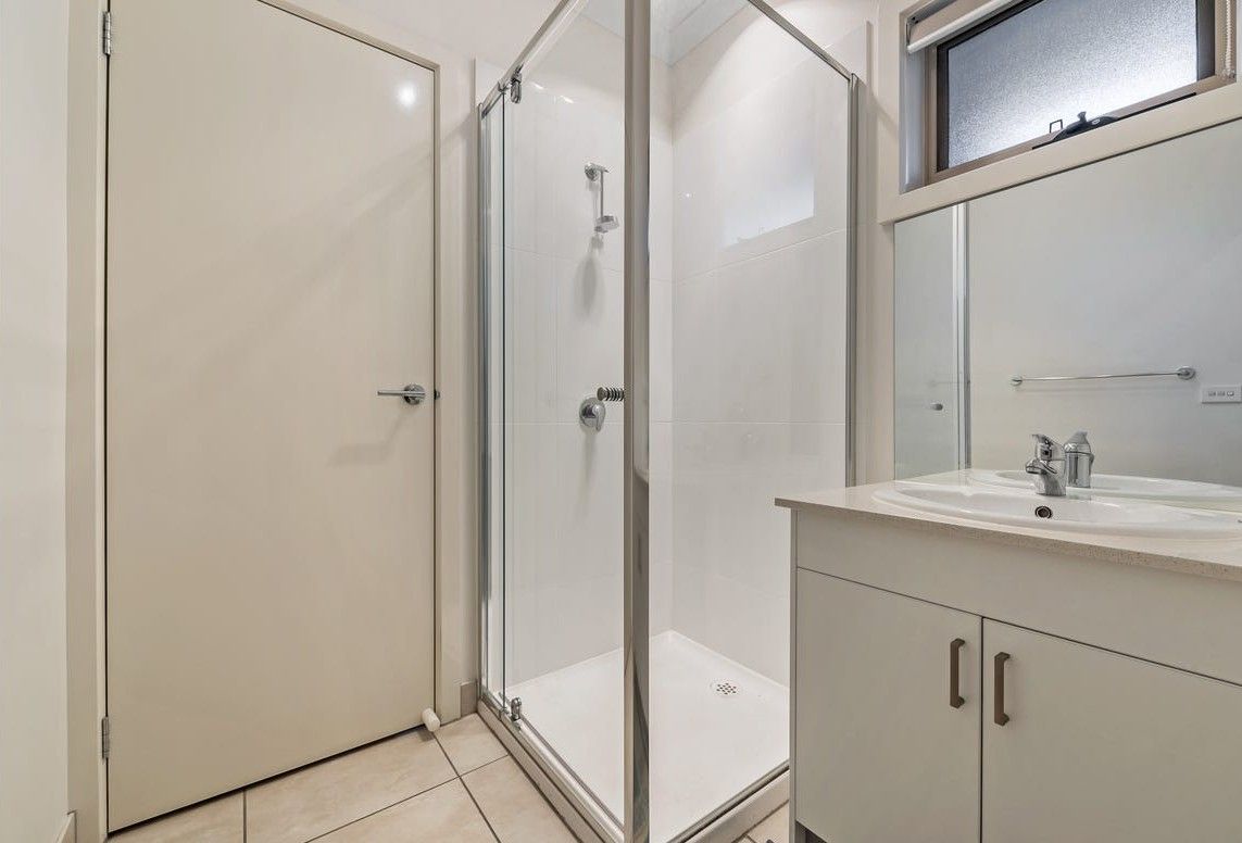18 Ryrie Grove — photo 8 of 12