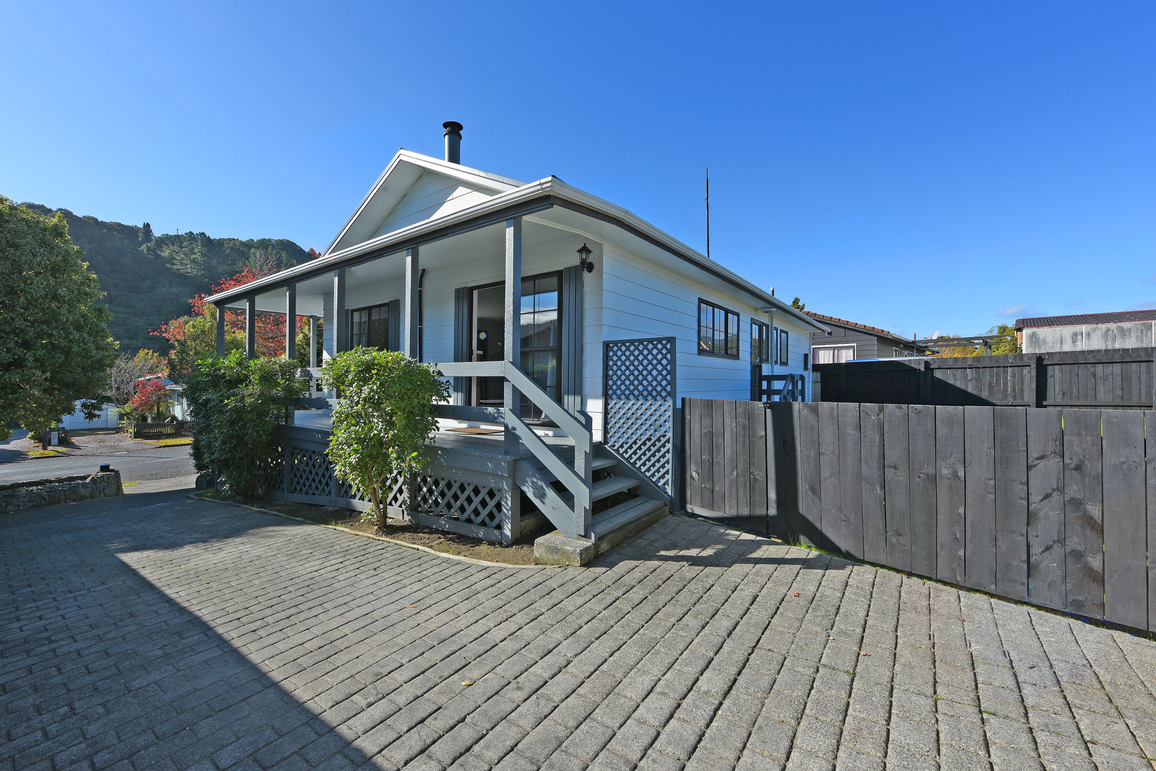 82 Gemstone Drive, Birchville, Upper Hutt City