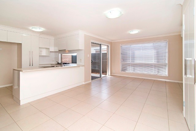 4/16 Swallow Court, Newtown, QLD 4350